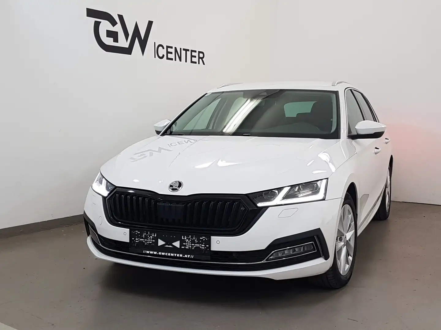 Skoda Octavia Combi 2,0 TDI DSG Style Plus Matrix VirtualCockpit Weiß - 2