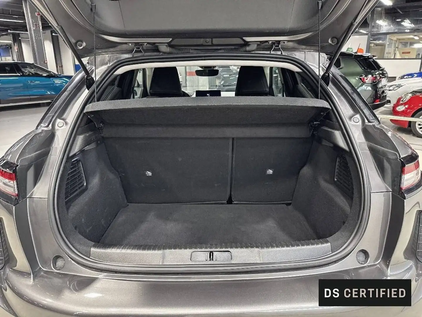 DS Automobiles DS 3 PureTech 96kW  Auto. Performance Line Grau - 2