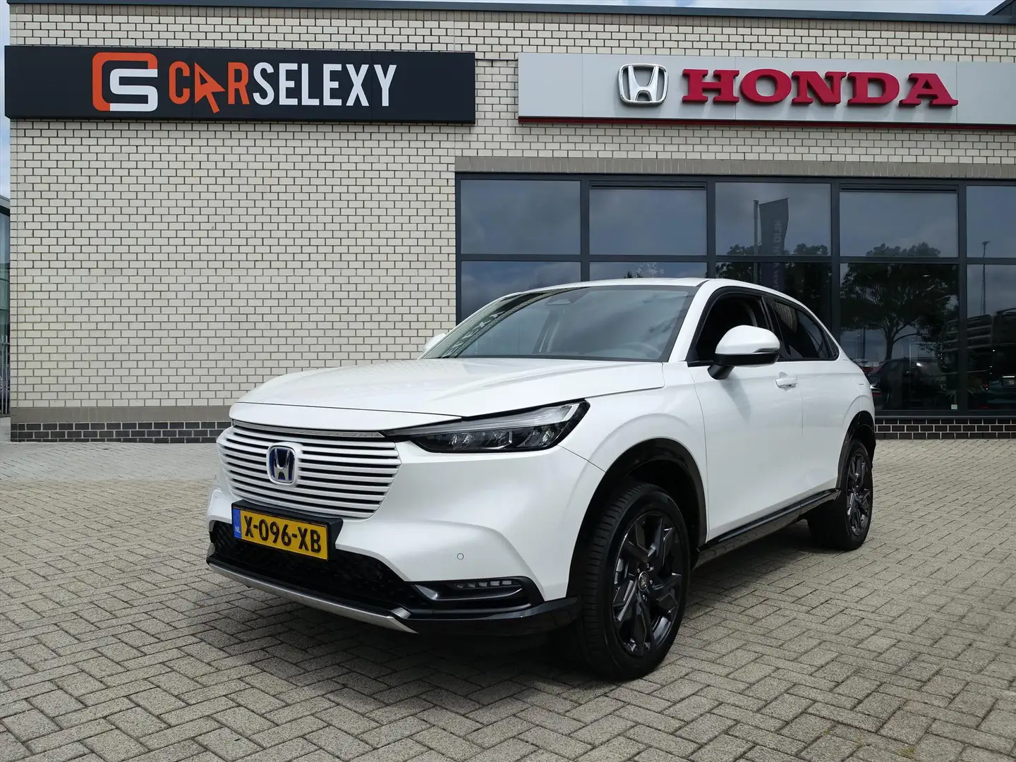 Honda HR-V 1.5 i-MMD 131pk CVT Advance Zwarte 18 INCH Privacy Wit - 1
