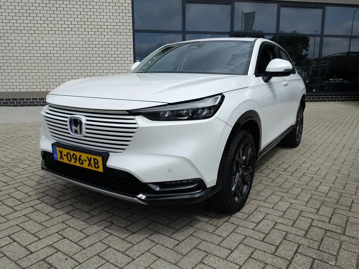 Honda HR-V 1.5 i-MMD 131pk CVT Advance Zwarte 18 INCH Privacy Wit - 2