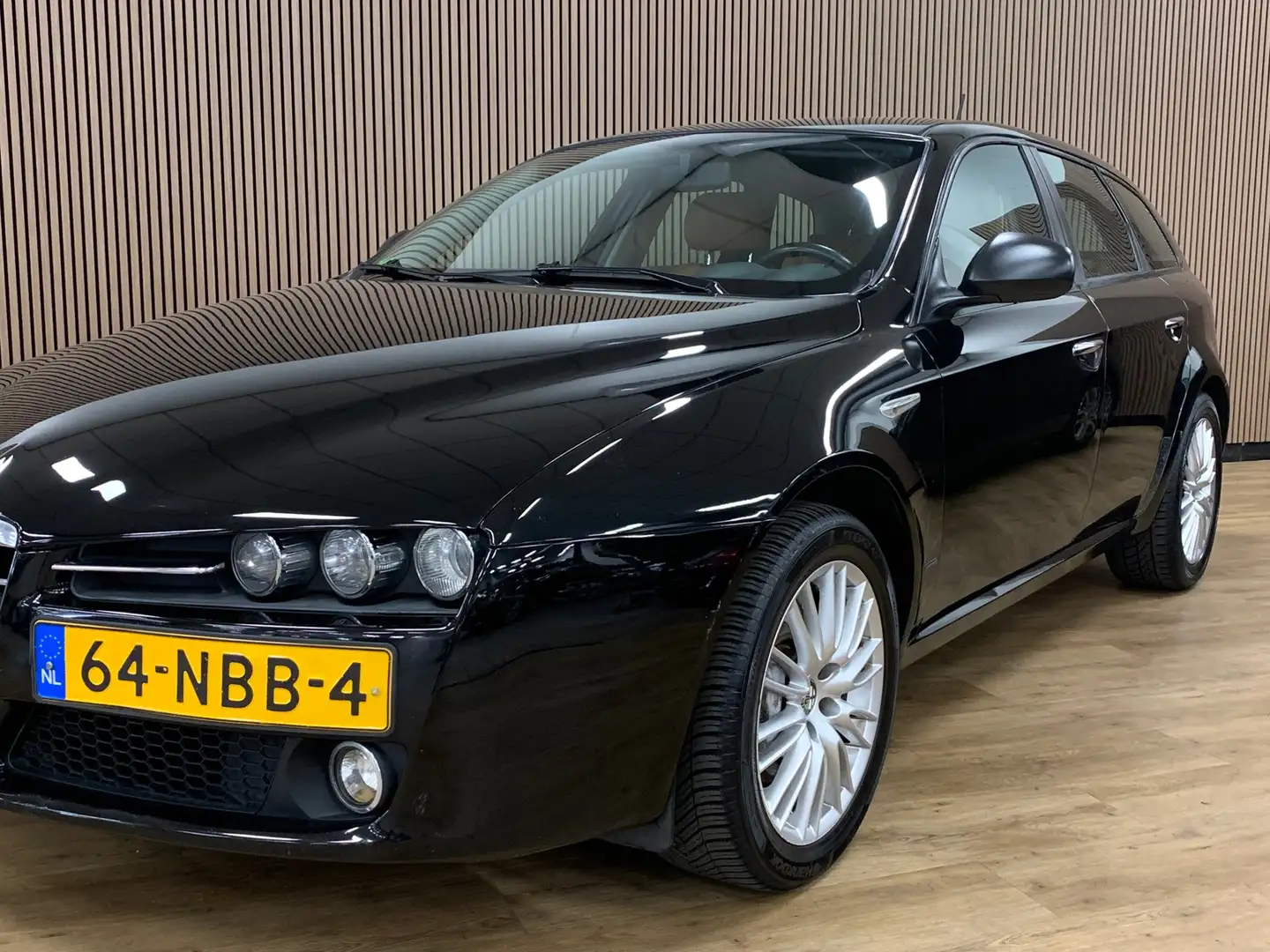 Alfa Romeo 159 Sportwagon 1.8 MPI|Navigatie|Climate Control| Zwart - 2