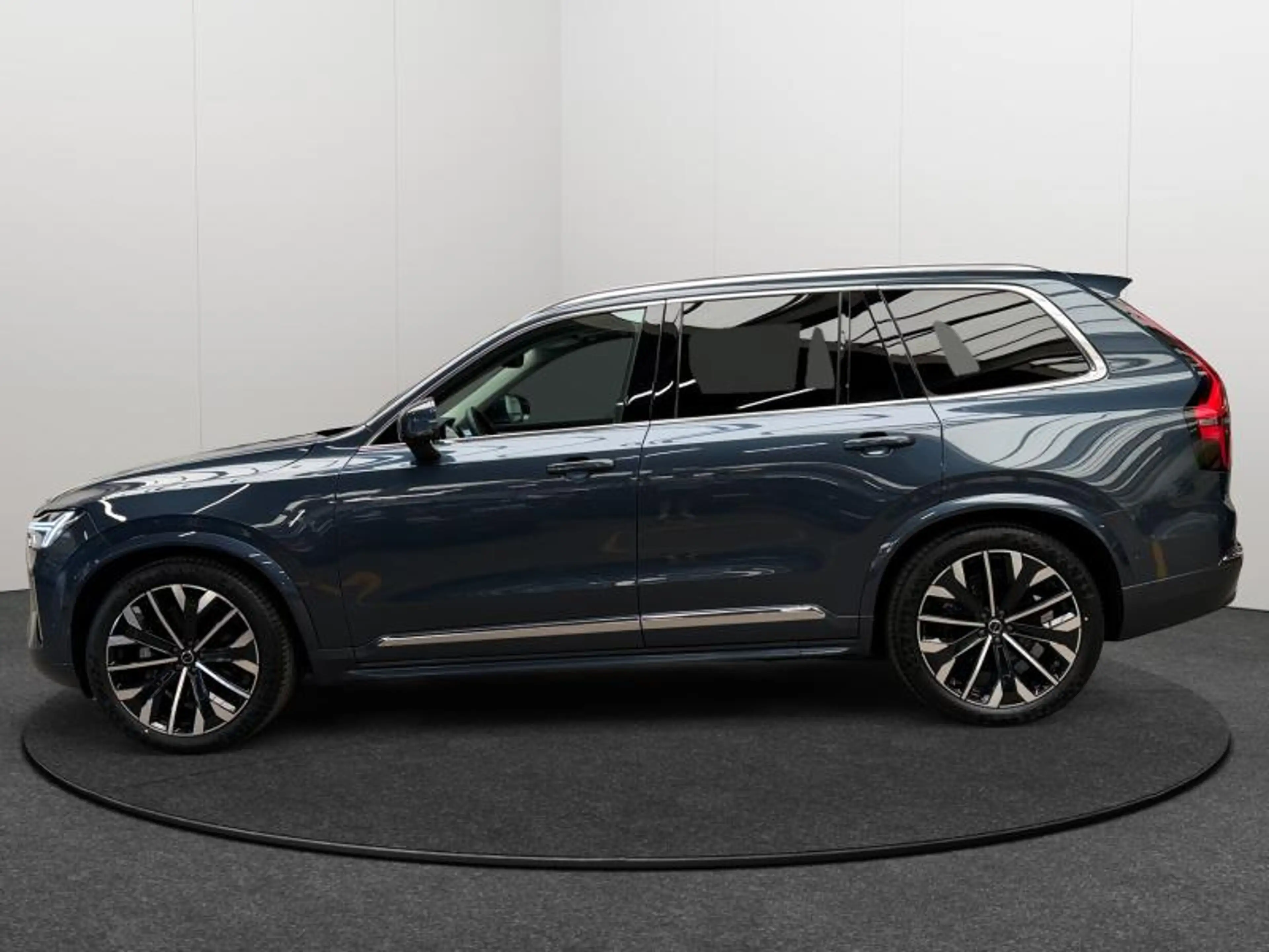 Volvo XC90 Facelift B5 AWD Plus Bright / Essence — photo 2