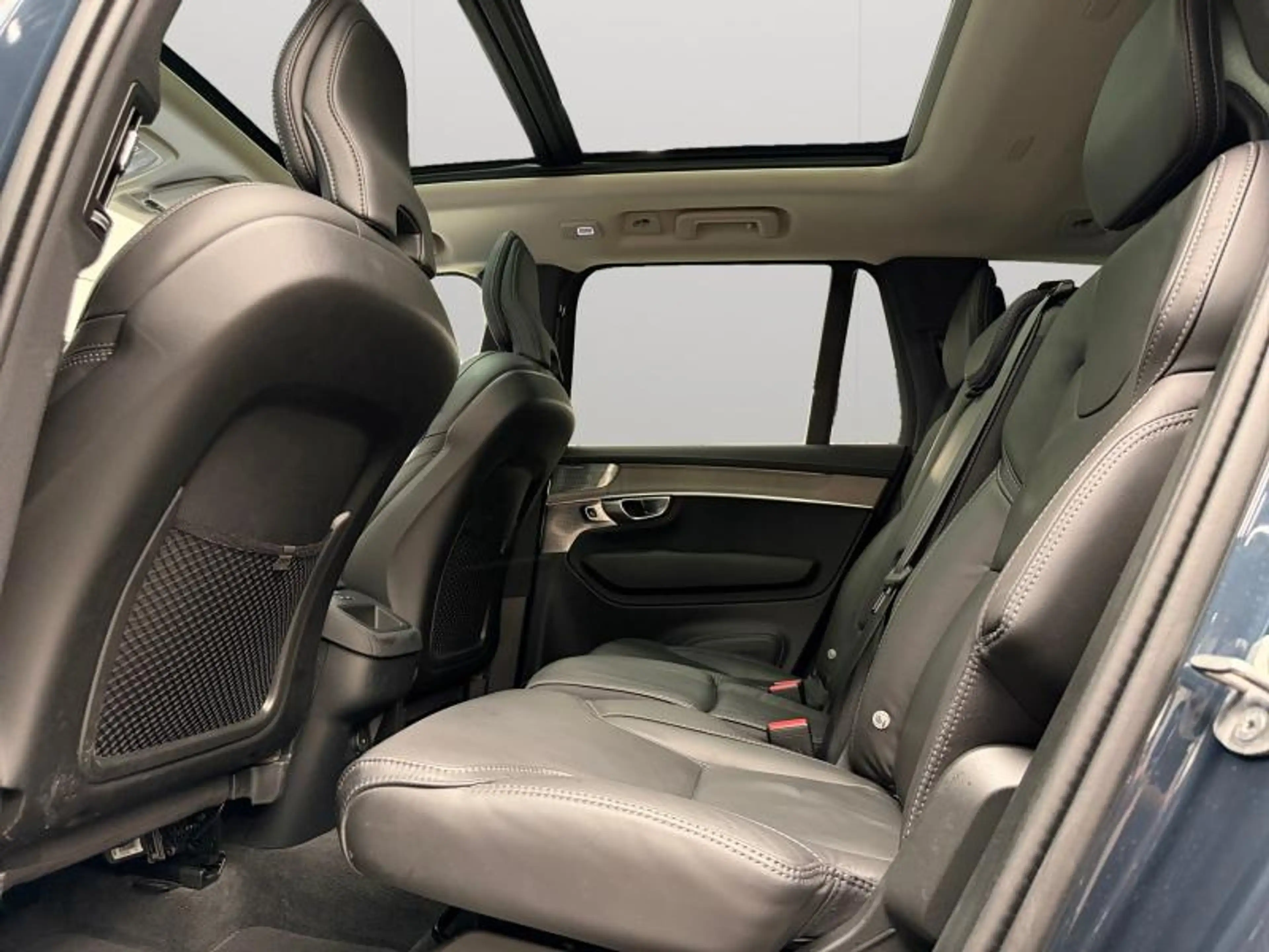 Volvo XC90 Facelift B5 AWD Plus Bright / Essence — photo 13