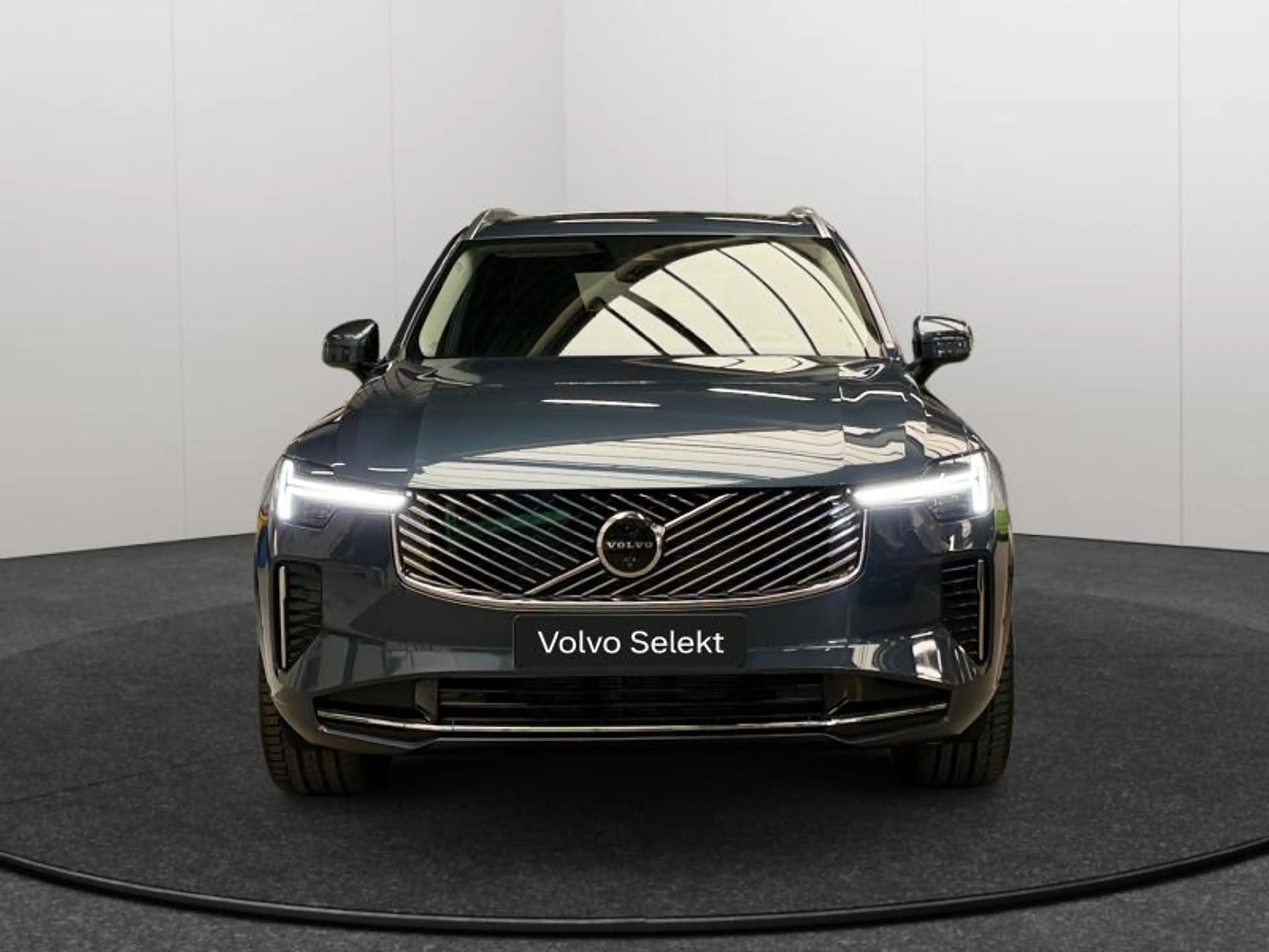 Volvo XC90 Facelift B5 AWD Plus Bright / Essence — photo 8