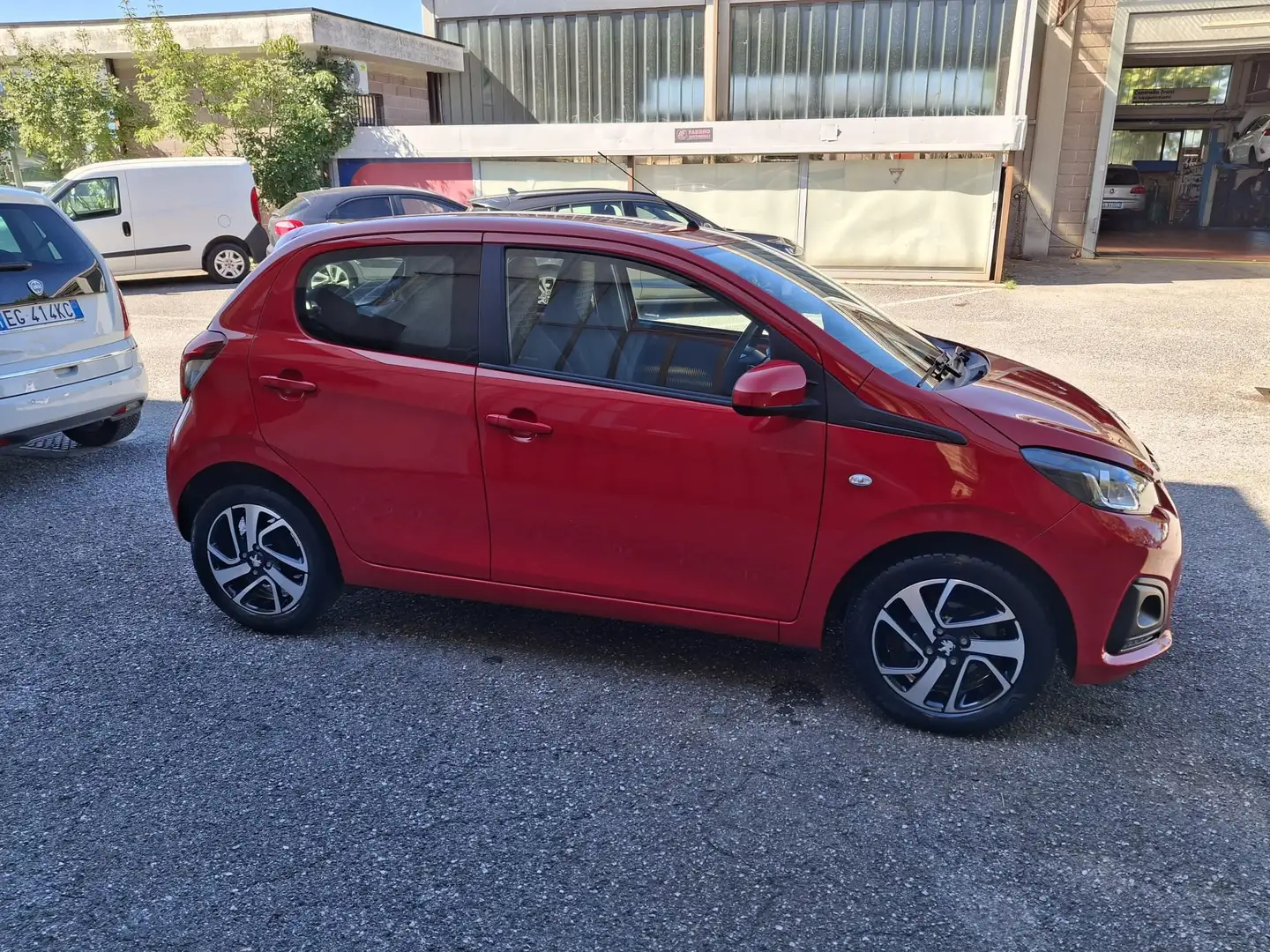 Peugeot 108 108 5p 1.0 vti Allure s Rouge - 2