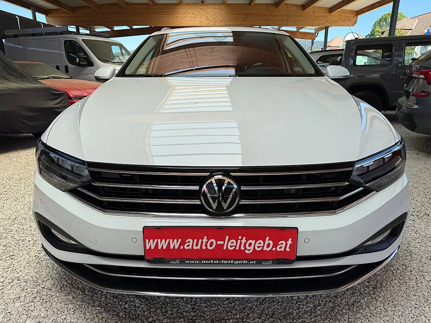 Volkswagen Passat Variant Elegance 1,5 TSI DSG Weiß - 2