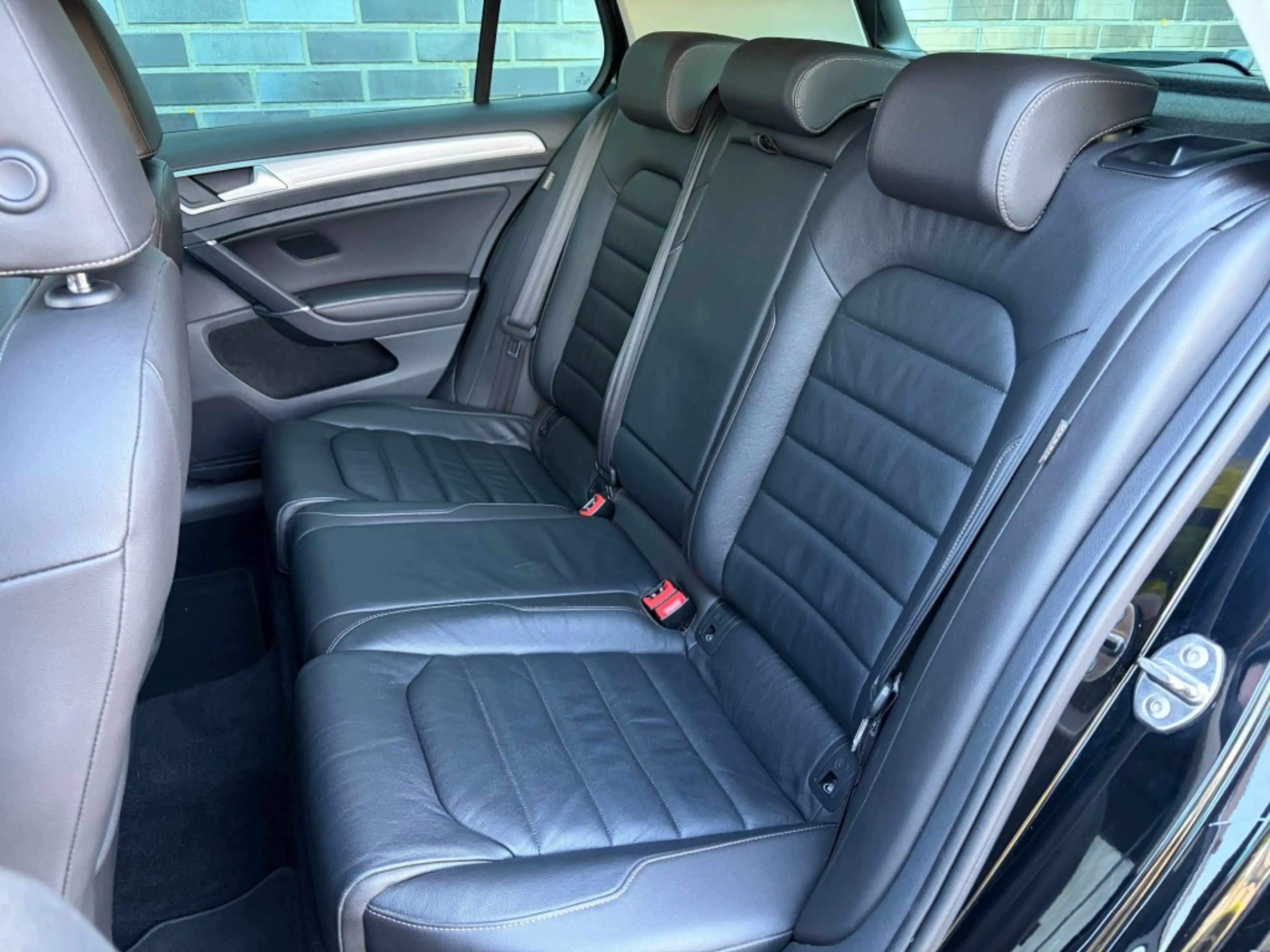 Volkswagen e-Golf LEDER - NAVI - ORG. NL. — photo 13