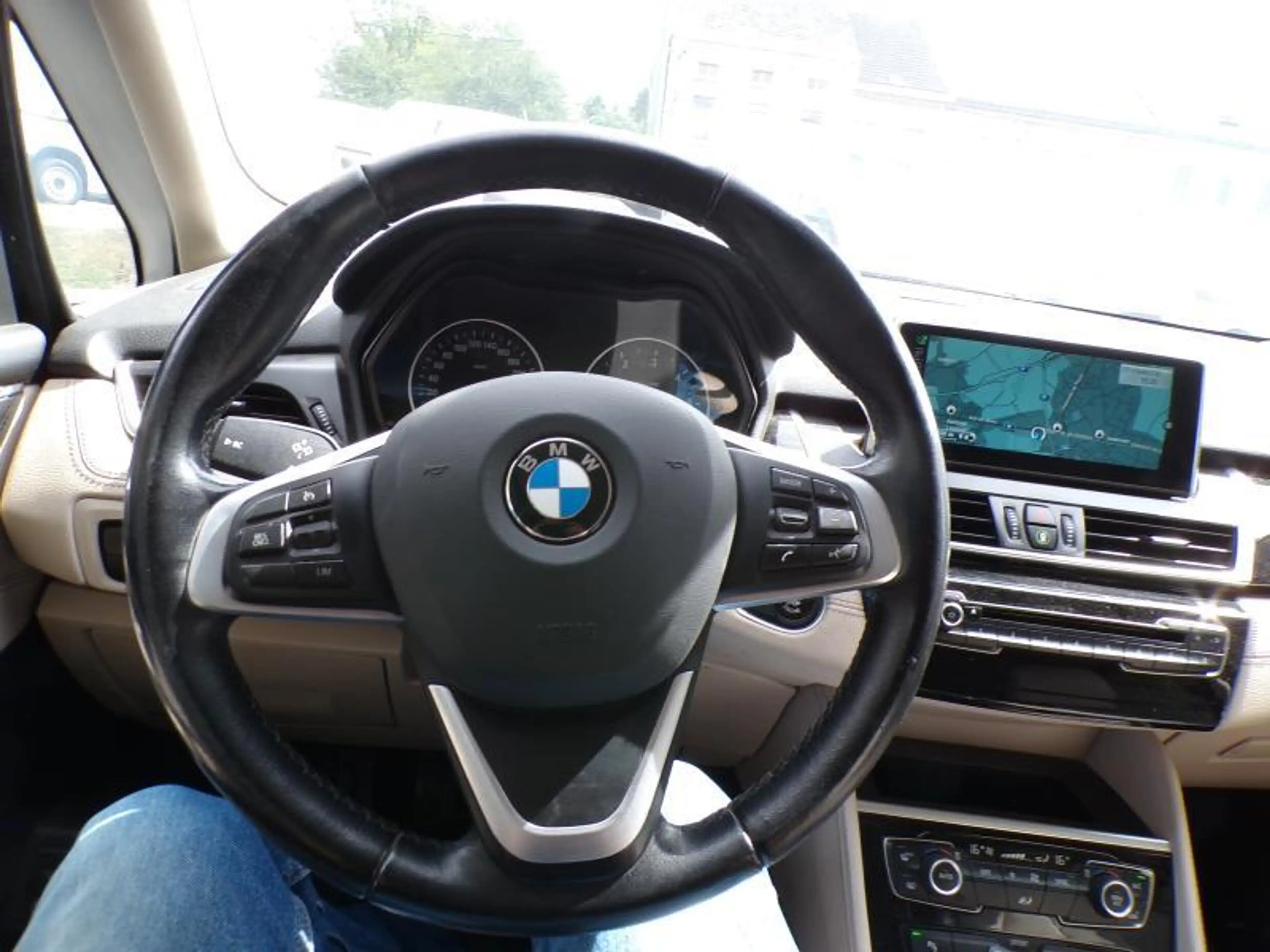 BMW 216 Gran Tourer 1.5 115cv gris 04/17 Airco GPS Cruise — photo 8