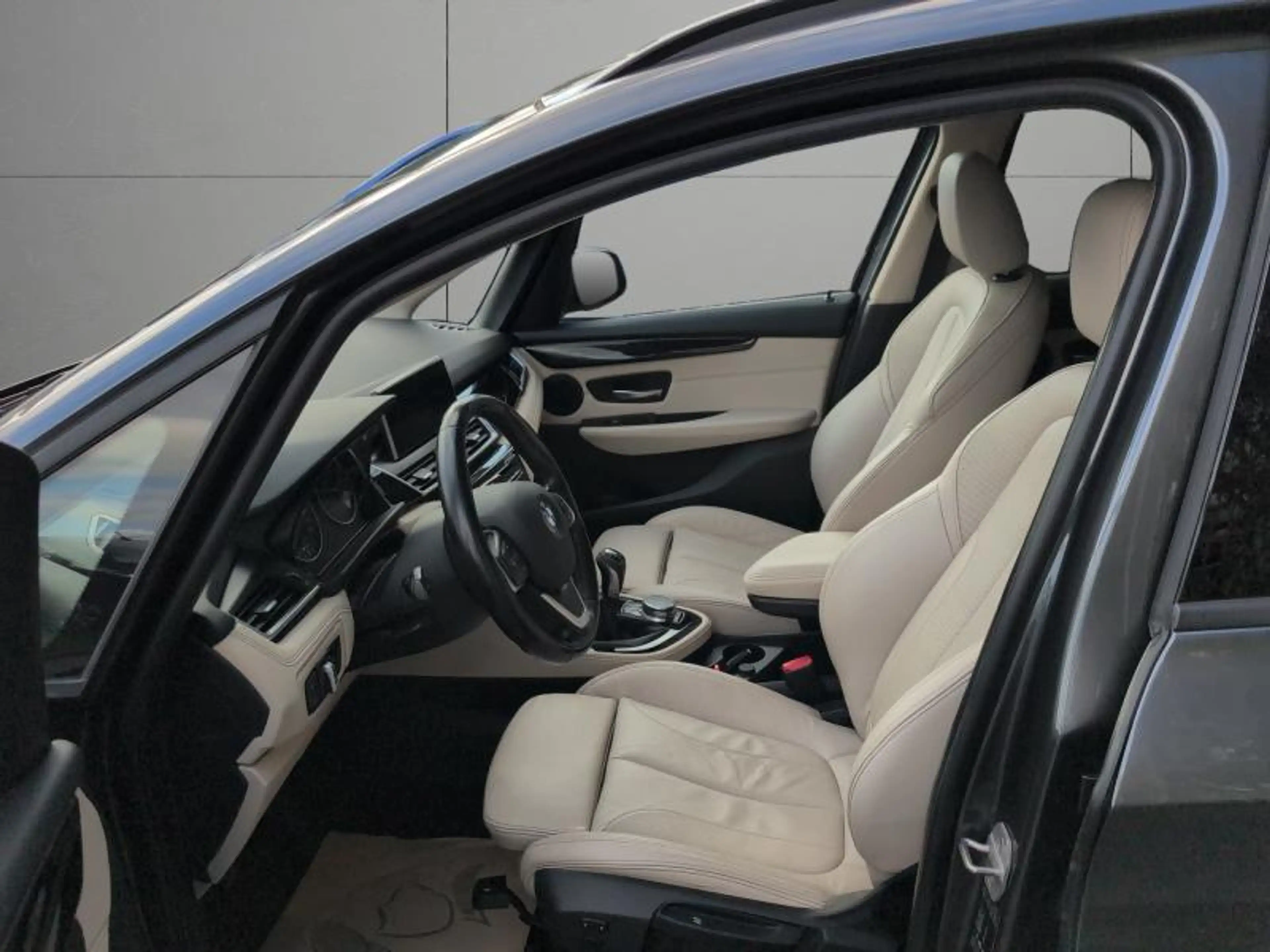BMW 216 Gran Tourer 1.5 115cv gris 04/17 Airco GPS Cruise — photo 10