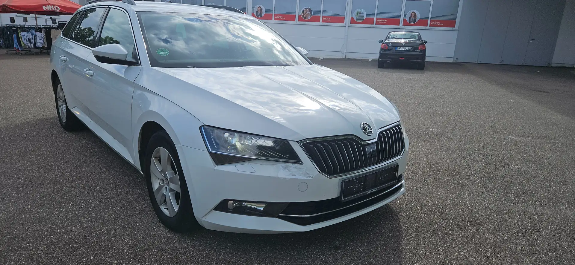 Skoda Superb Ambition 2.0TDI*DSG*NAVI*Kamera*PDC*AHK* Weiß - 2