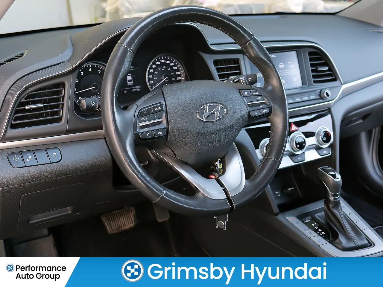 Hyundai ELANTRA снимка Hyundai ELANTRA