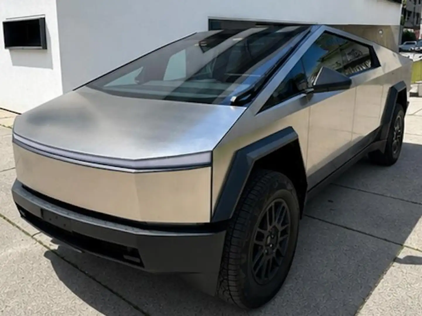 Tesla Cybertruck PREMIUM AWD Silber - 1