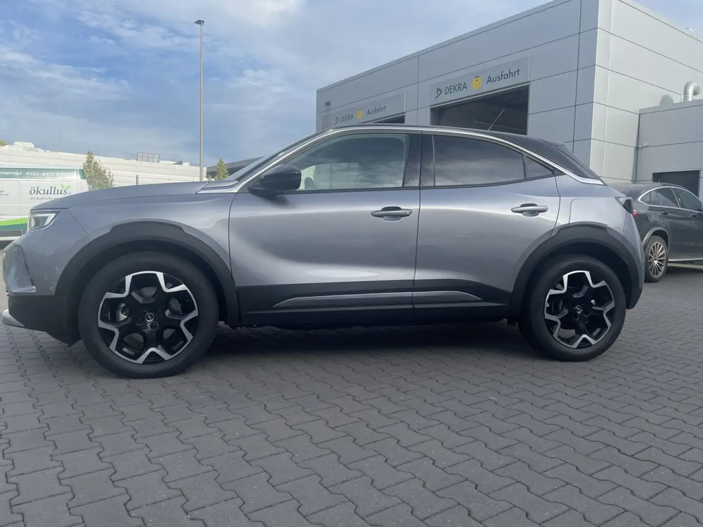 Opel Mokka e Ultimate *Navi/Sitzheizung/Kamera/LED* Grijs - 2