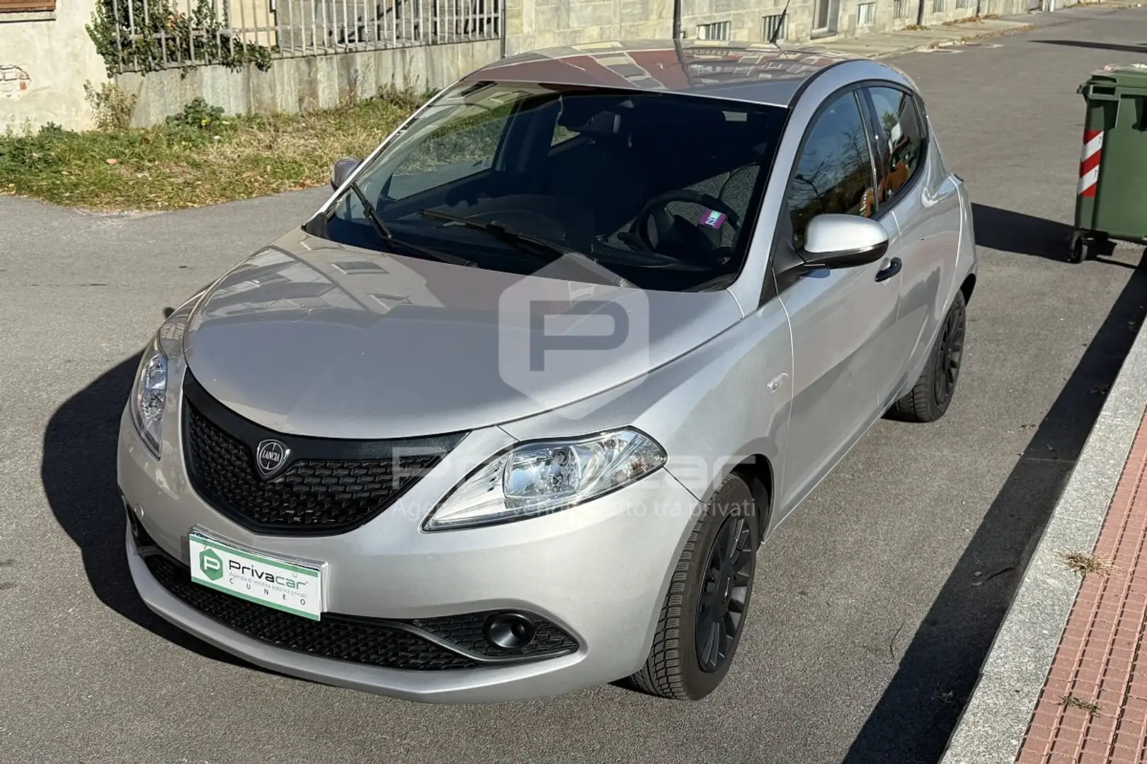 Lancia Ypsilon Ypsilon 1.2 69 CV 5 porte Gold Argent - 1