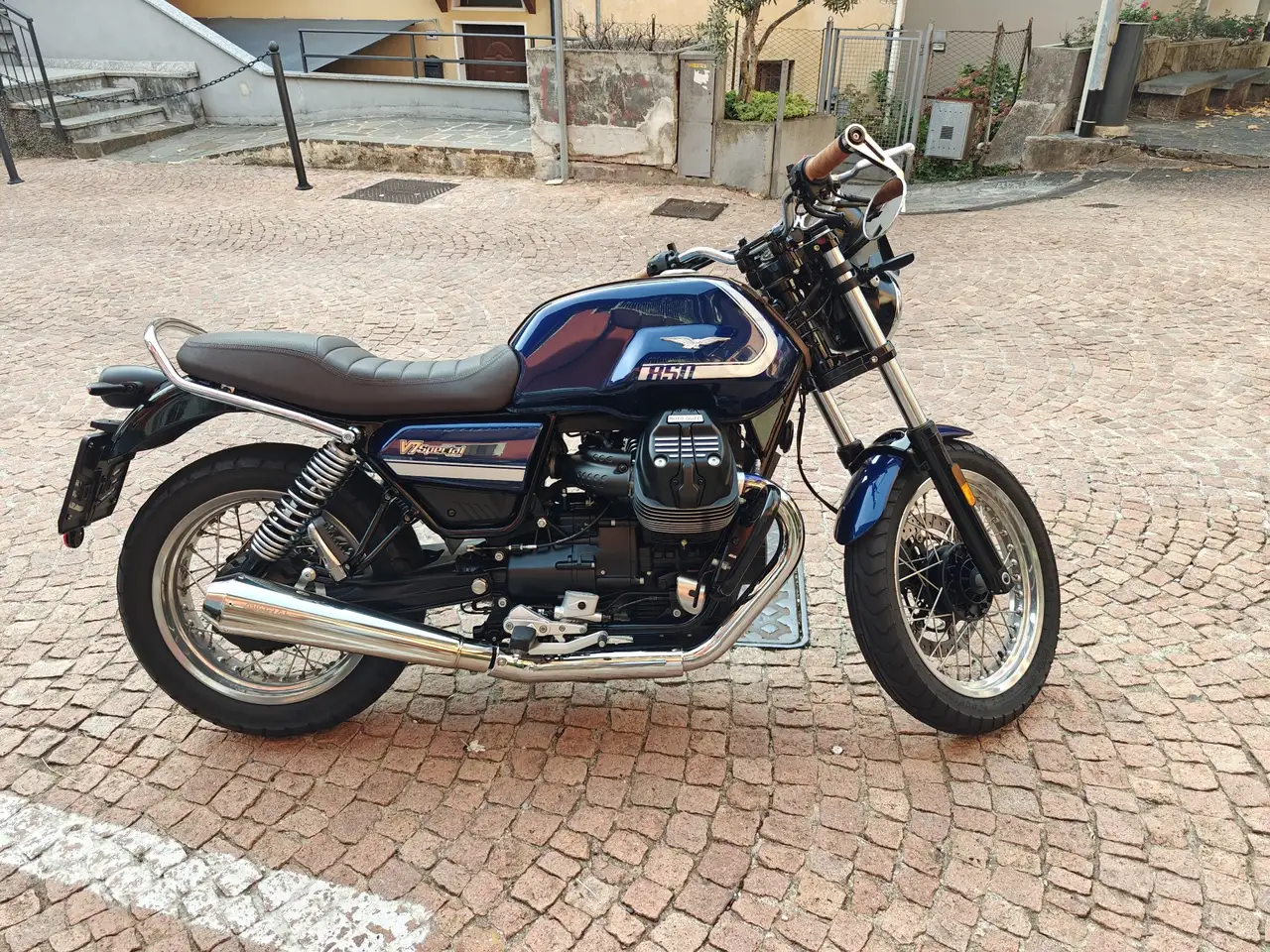 Moto Guzzi V 7