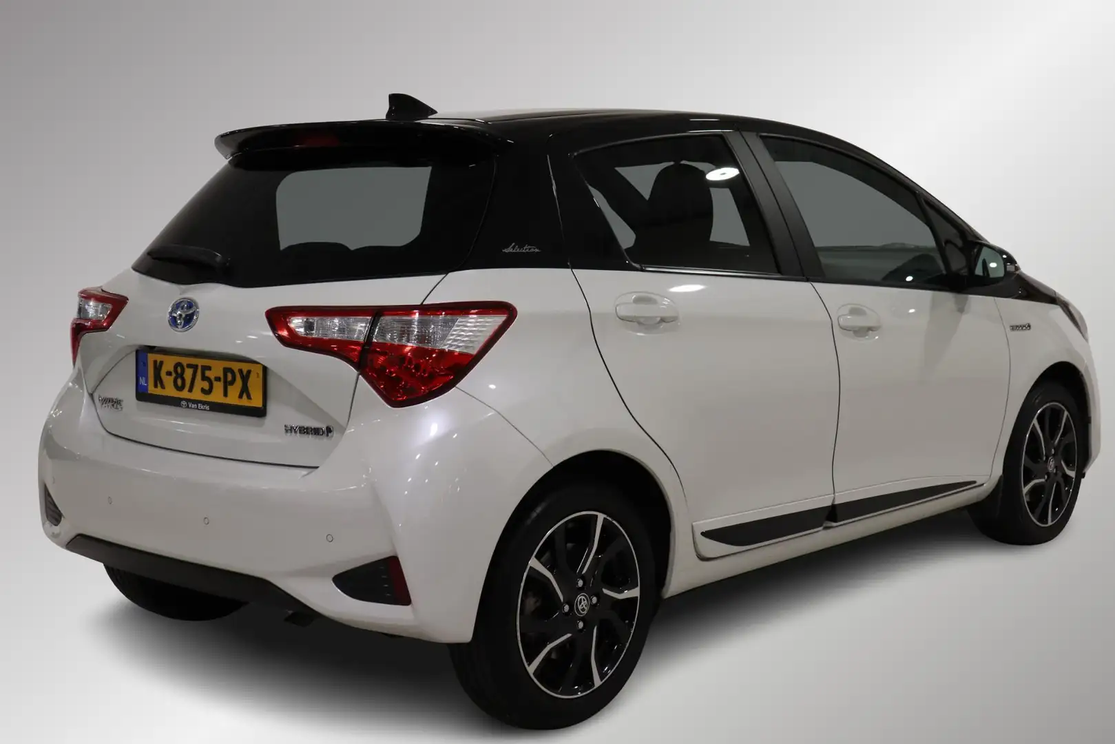 Toyota Yaris 1.5 Hybrid Bi-Tone Navi, Sensoren voor en achter, Blanc - 2