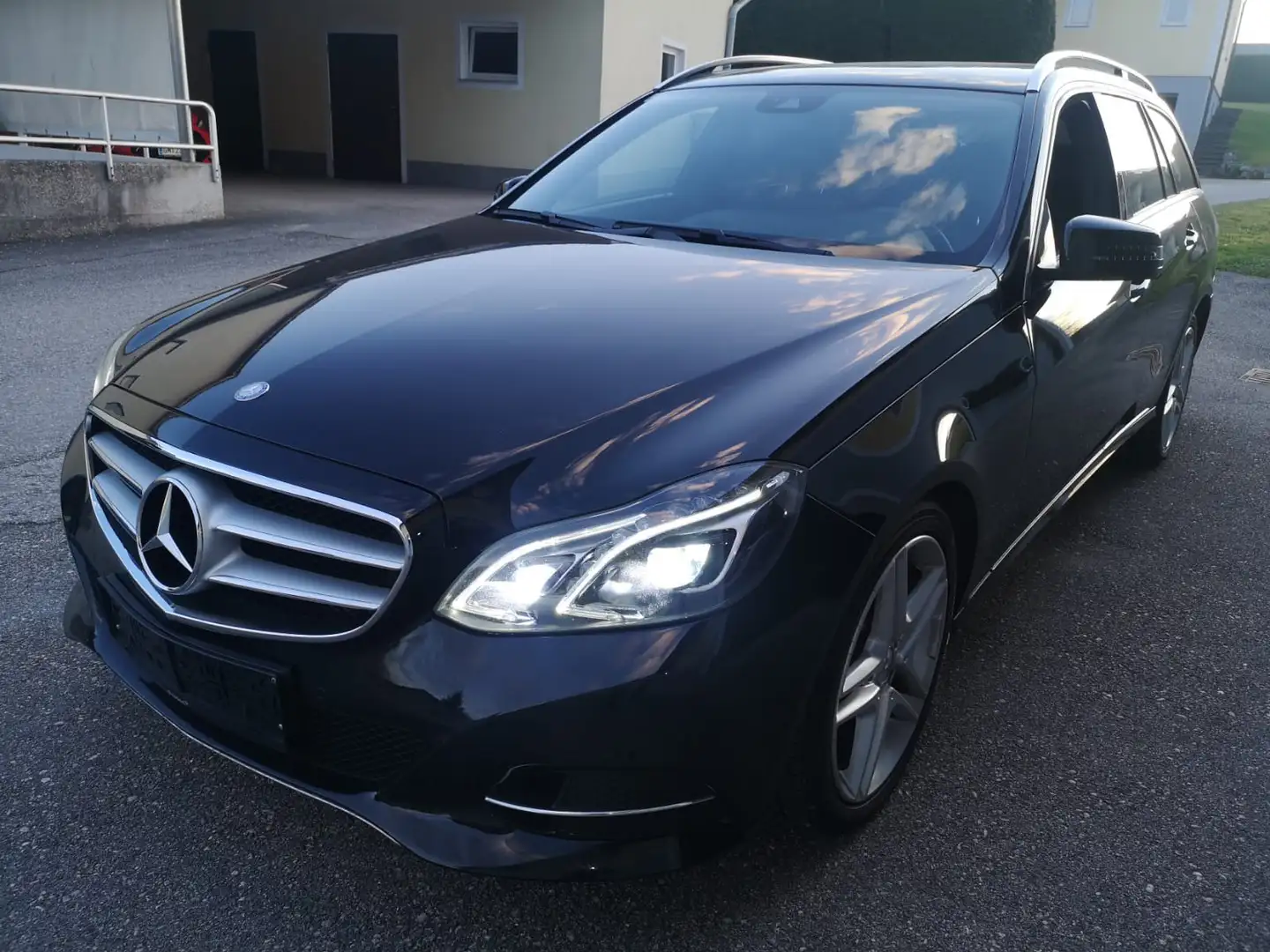 Mercedes-Benz E 220 BlueTEC A-Edition Schwarz - 1