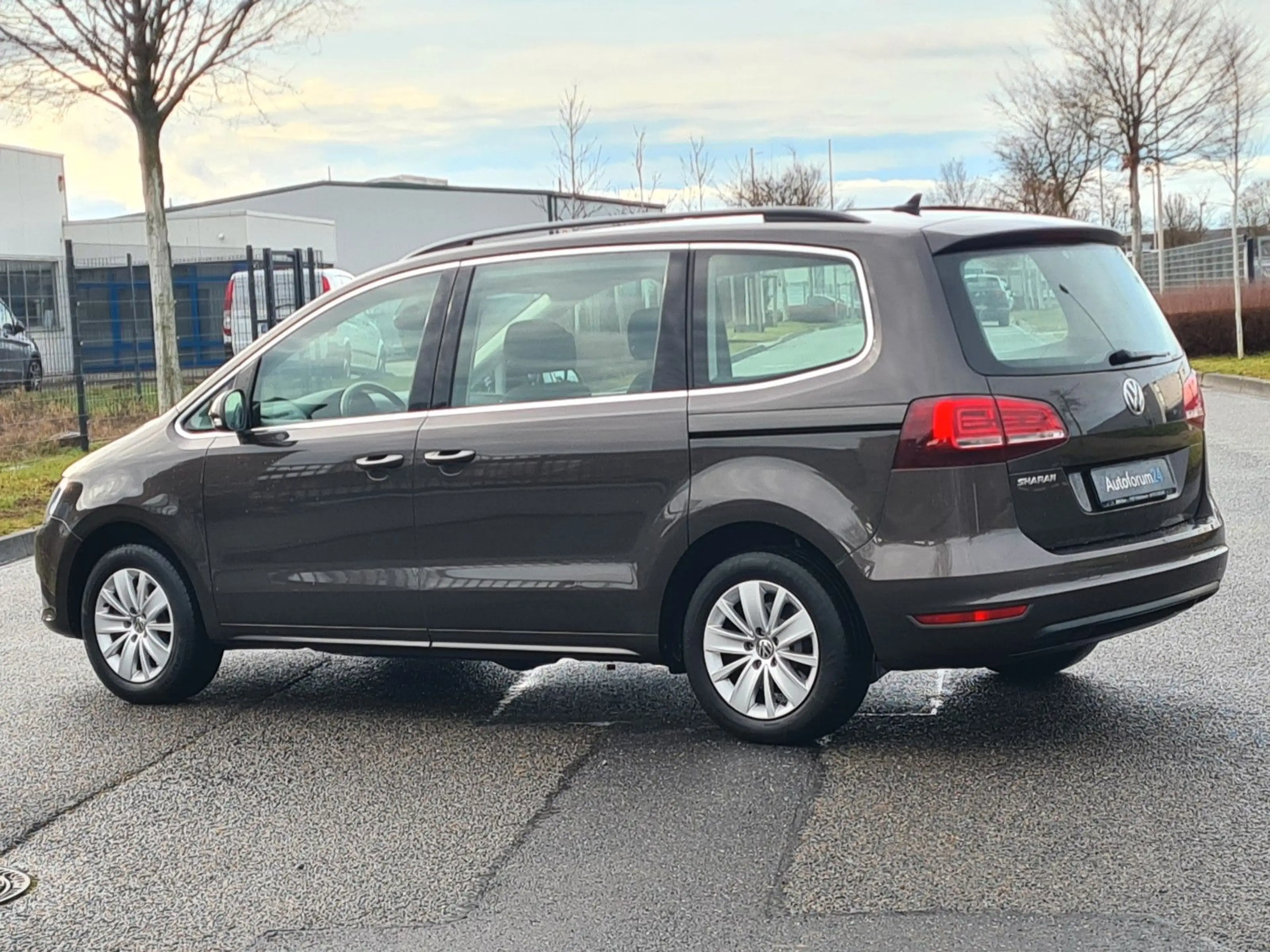 Volkswagen Sharan Comfortline BMT*Navi*PDC*7-Sitz* — photo 3