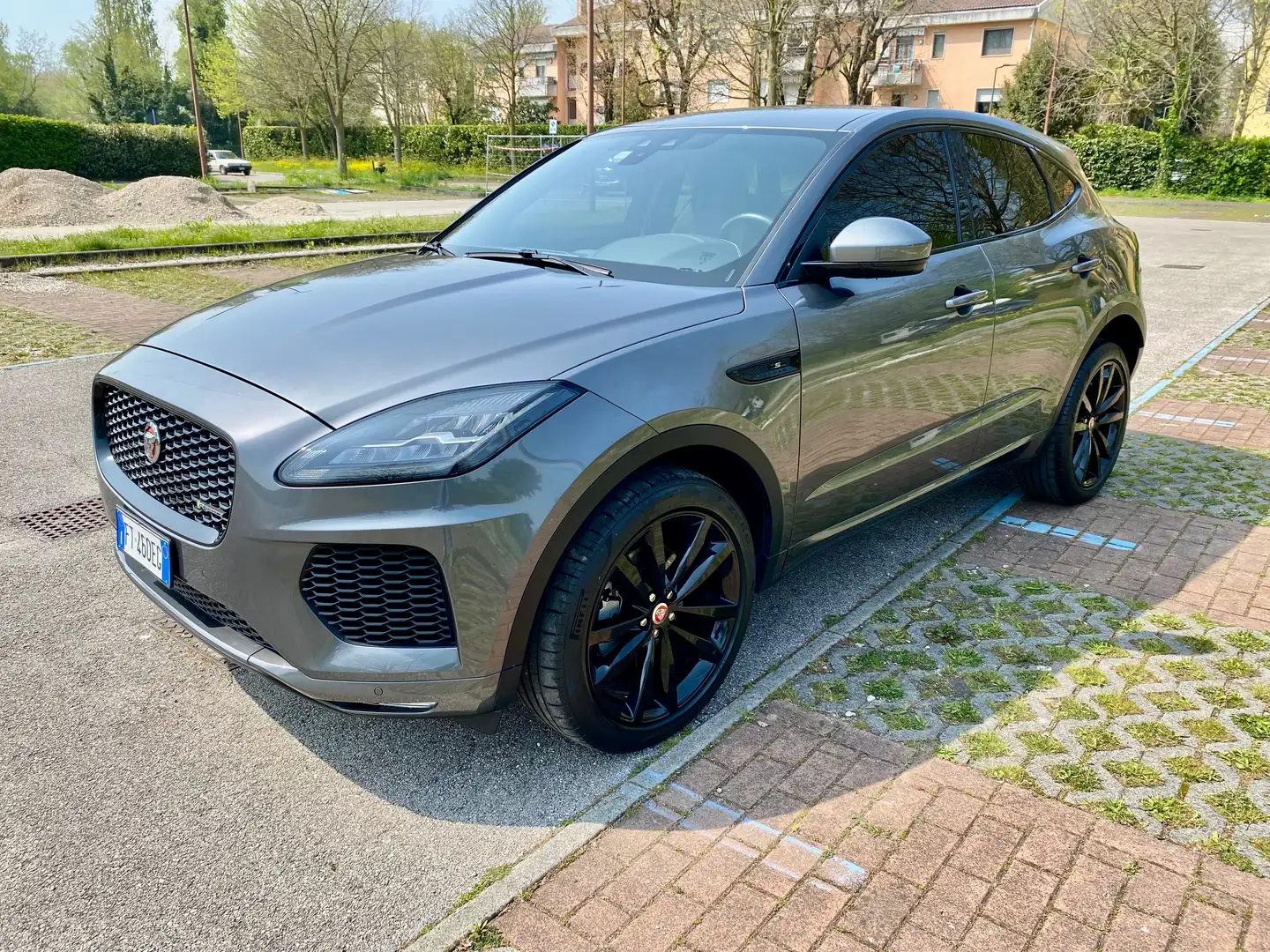 Jaguar E-Pace R DYNAMIC S - 150cv D - 4x4 - imm. 10/2018 Grigio - 2