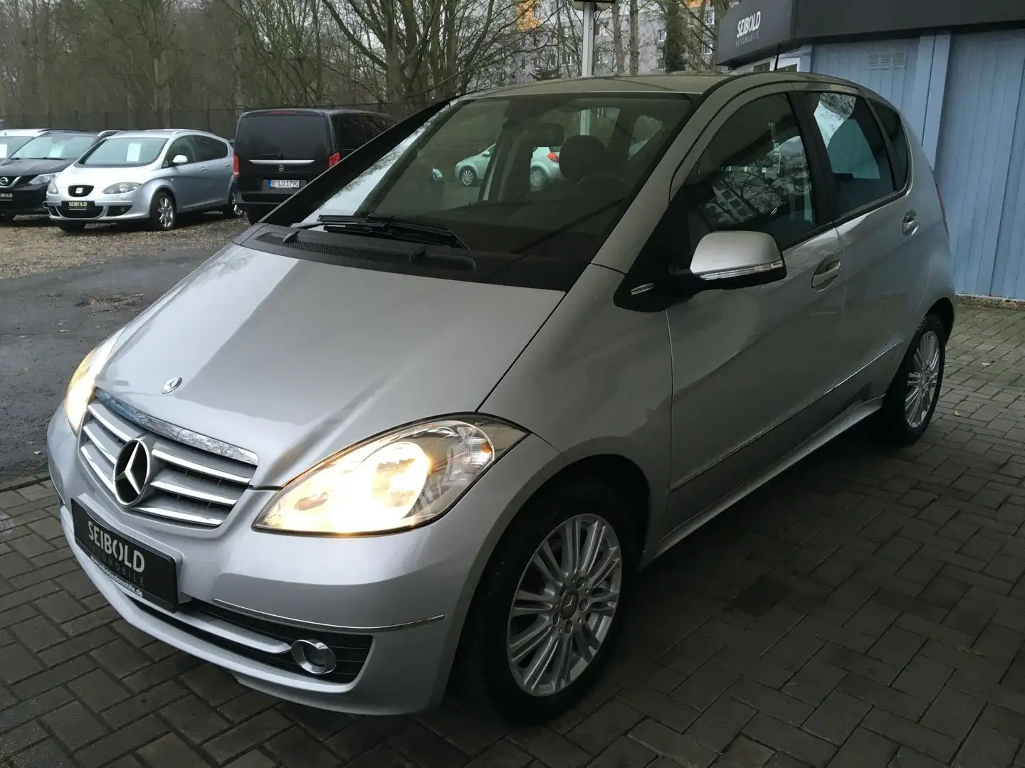 Mercedes-Benz A 150 Elegan/Autom/48Tkm/Klima/Tempo/PDC/Allwet Silber - 1