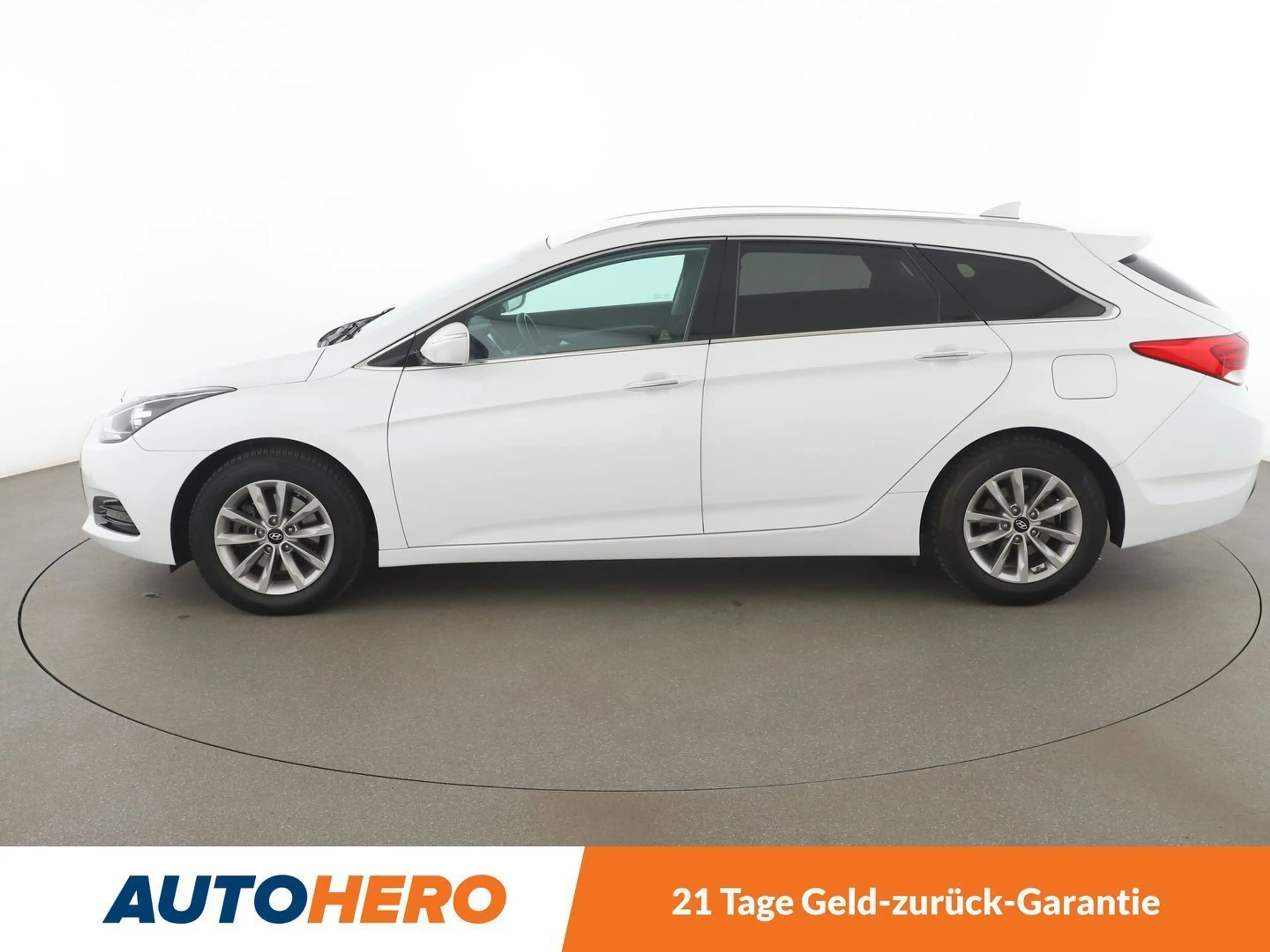 Hyundai i40 1.6 GDI Space Blue *NAVI*CAM*SHZ*TEMPO*ALU* — photo 3