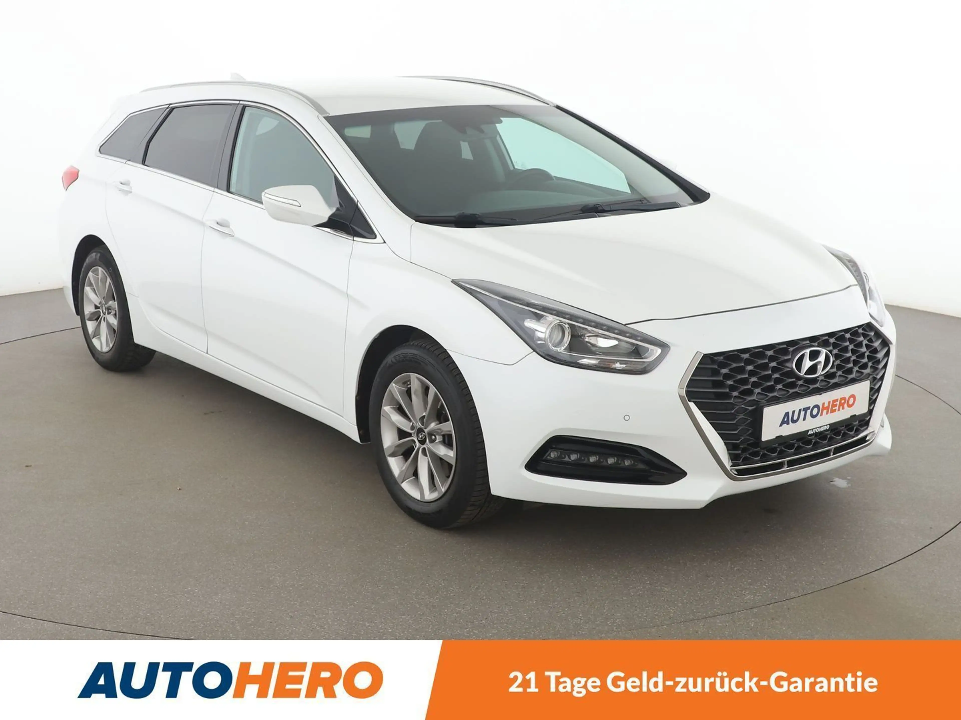 Hyundai i40 1.6 GDI Space Blue *NAVI*CAM*SHZ*TEMPO*ALU* — photo 8