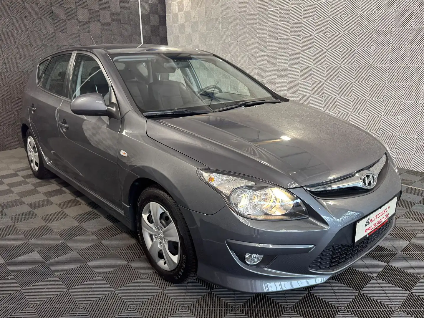 Hyundai i30 I30*CLASSIC*KLIMA.A-USB-BC-MUFU-AUX Gris - 1
