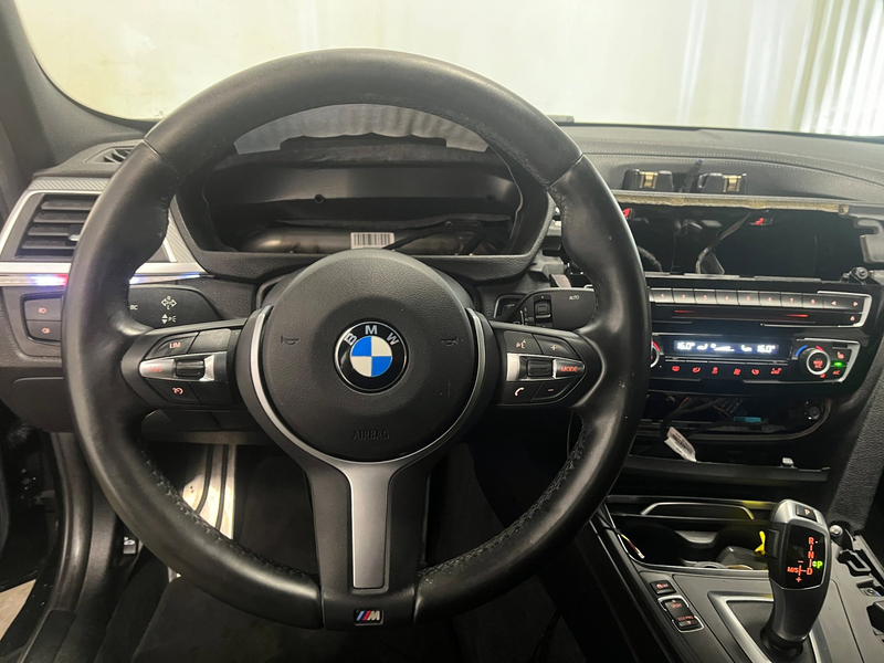 BMW 318 3-serie 318i M Sport Edition - Diefstal Schade - B — photo 11