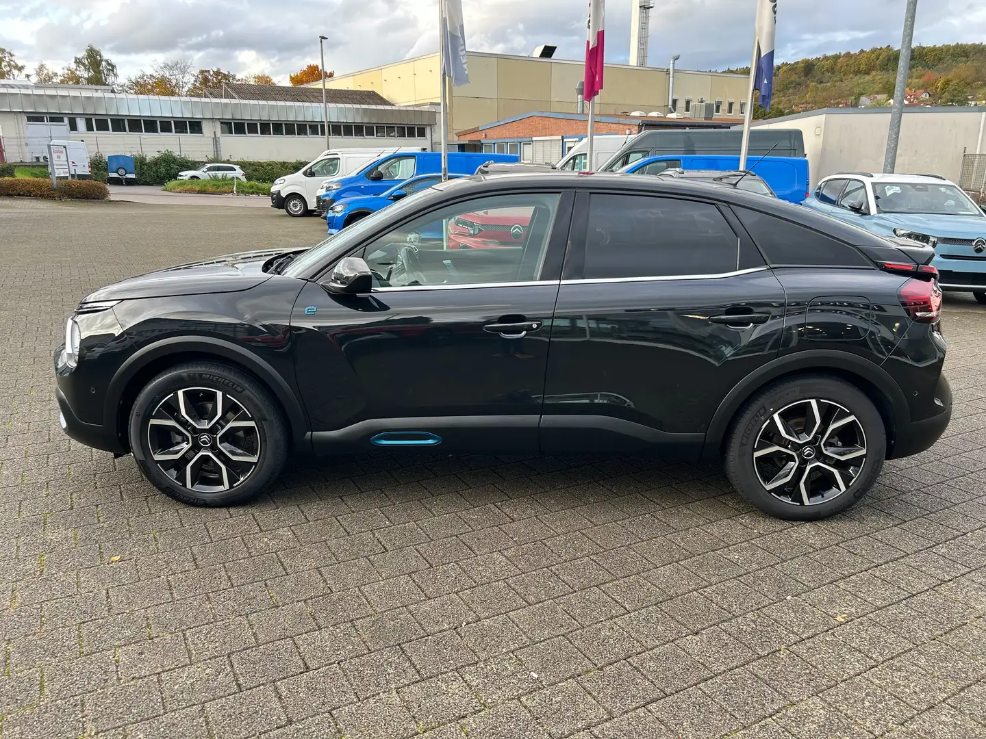 Citroen C4 Elektromotor 136 Shine Noir - 2
