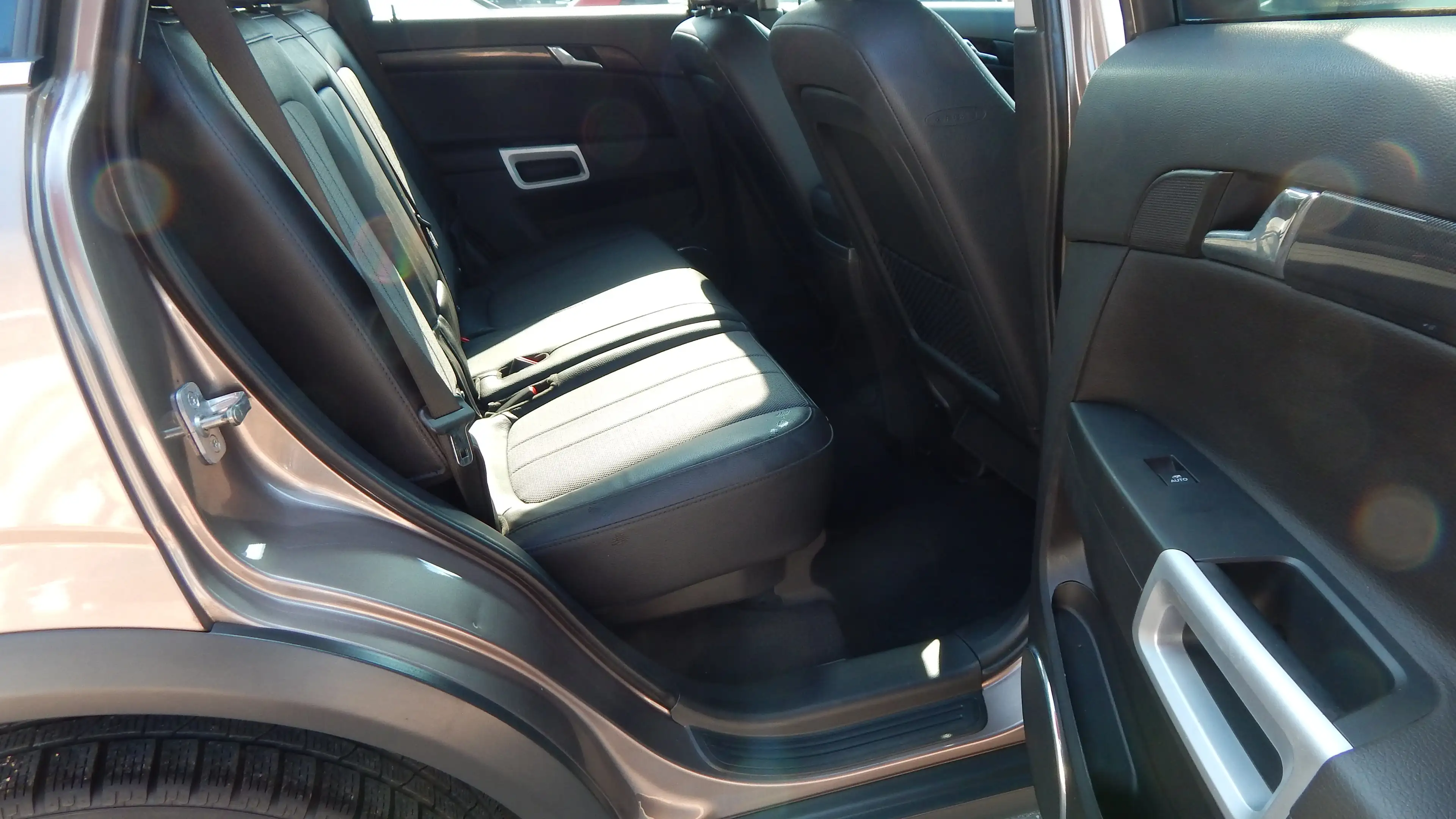 Opel Antara Design Edition 4x4 — photo 13