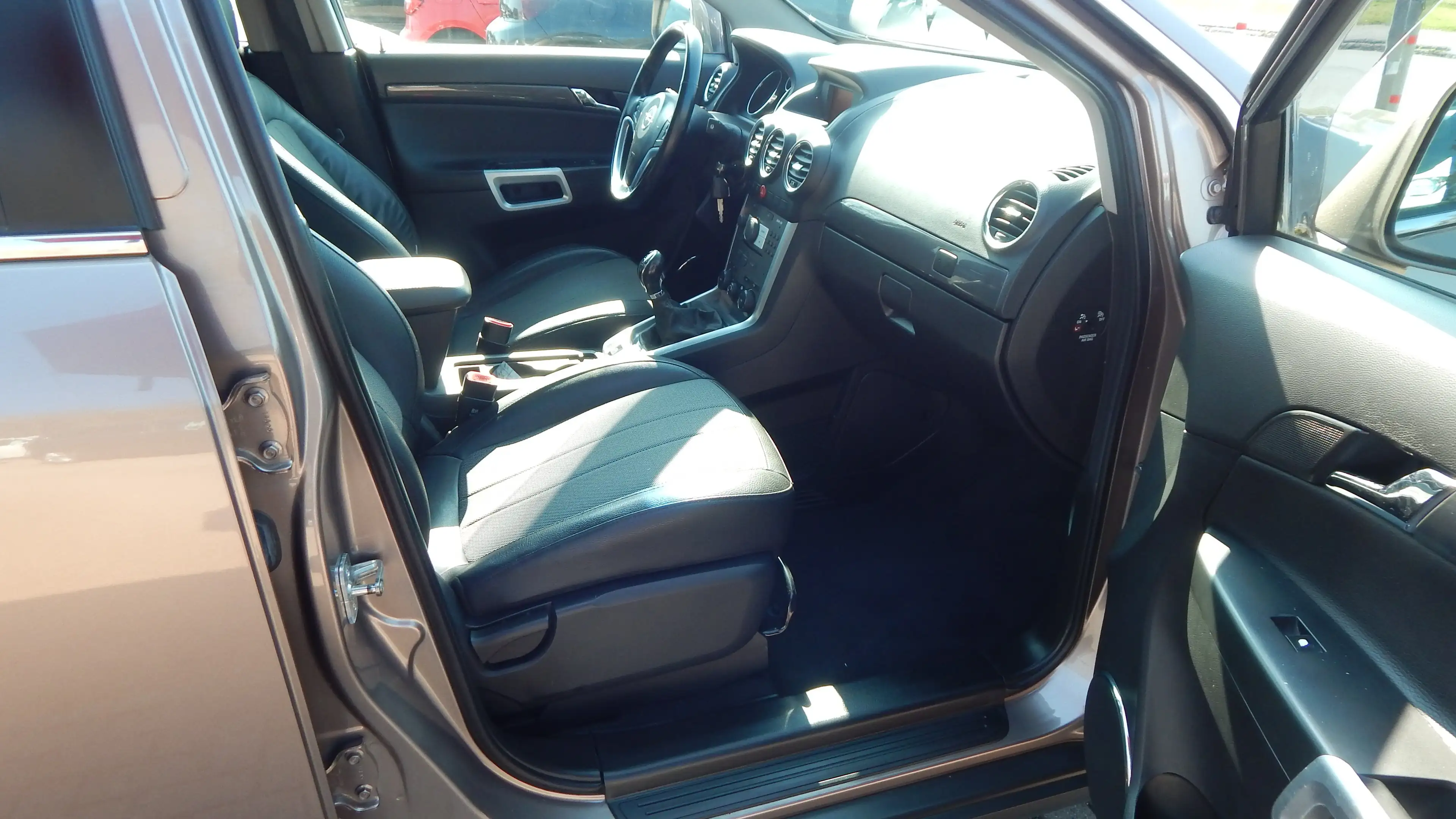 Opel Antara Design Edition 4x4 — photo 14
