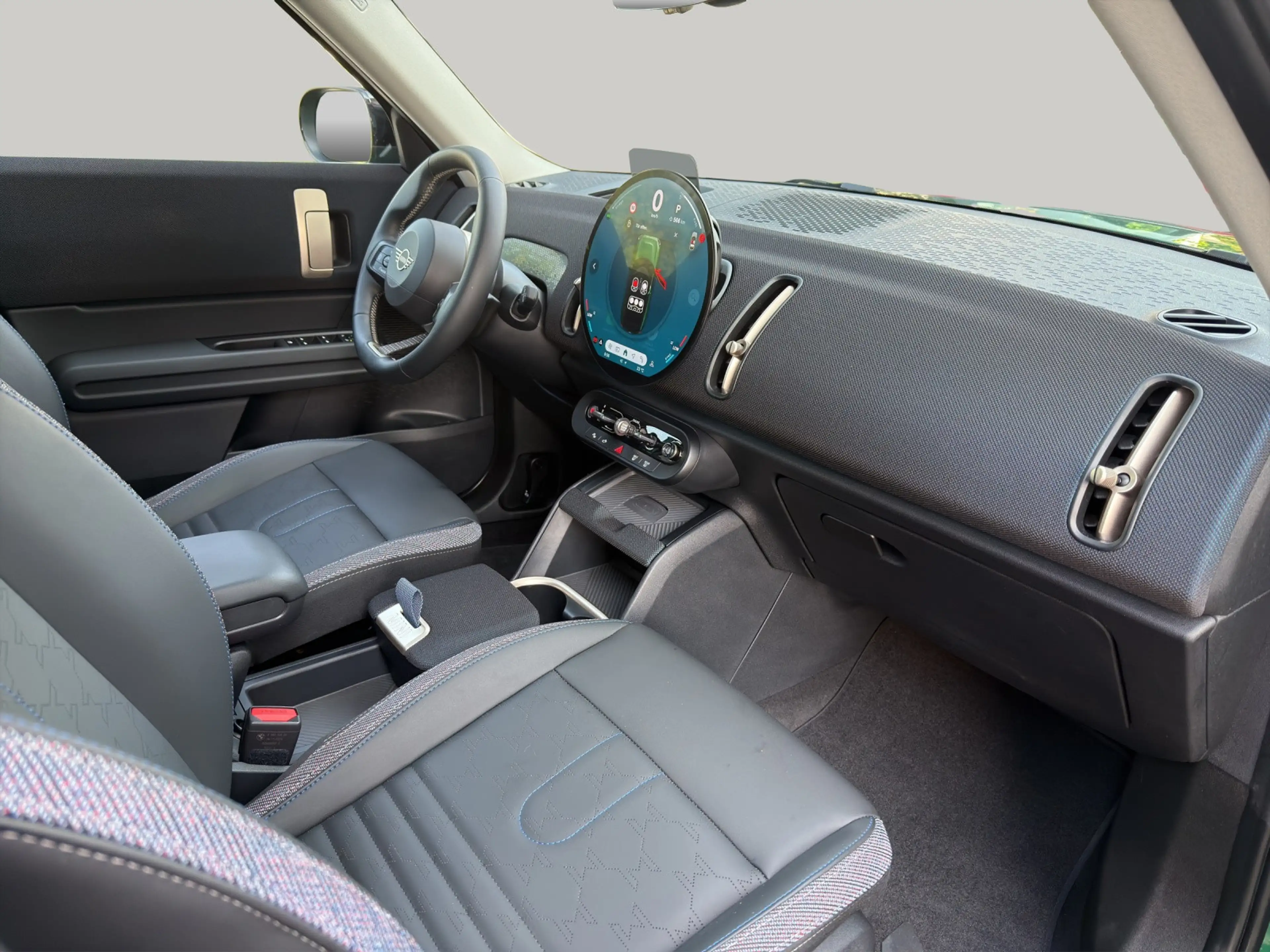 MINI Cooper C M Plus /HUD/AHK/LEDER/Pano — photo 11
