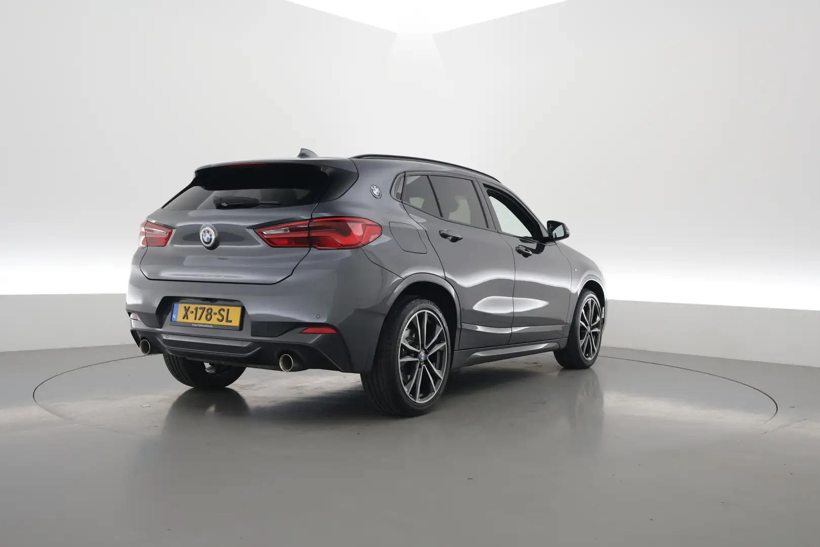 BMW X2 xDrive20i M Sport | HUD | Navi + Apple CarPlay | C Gris - 2