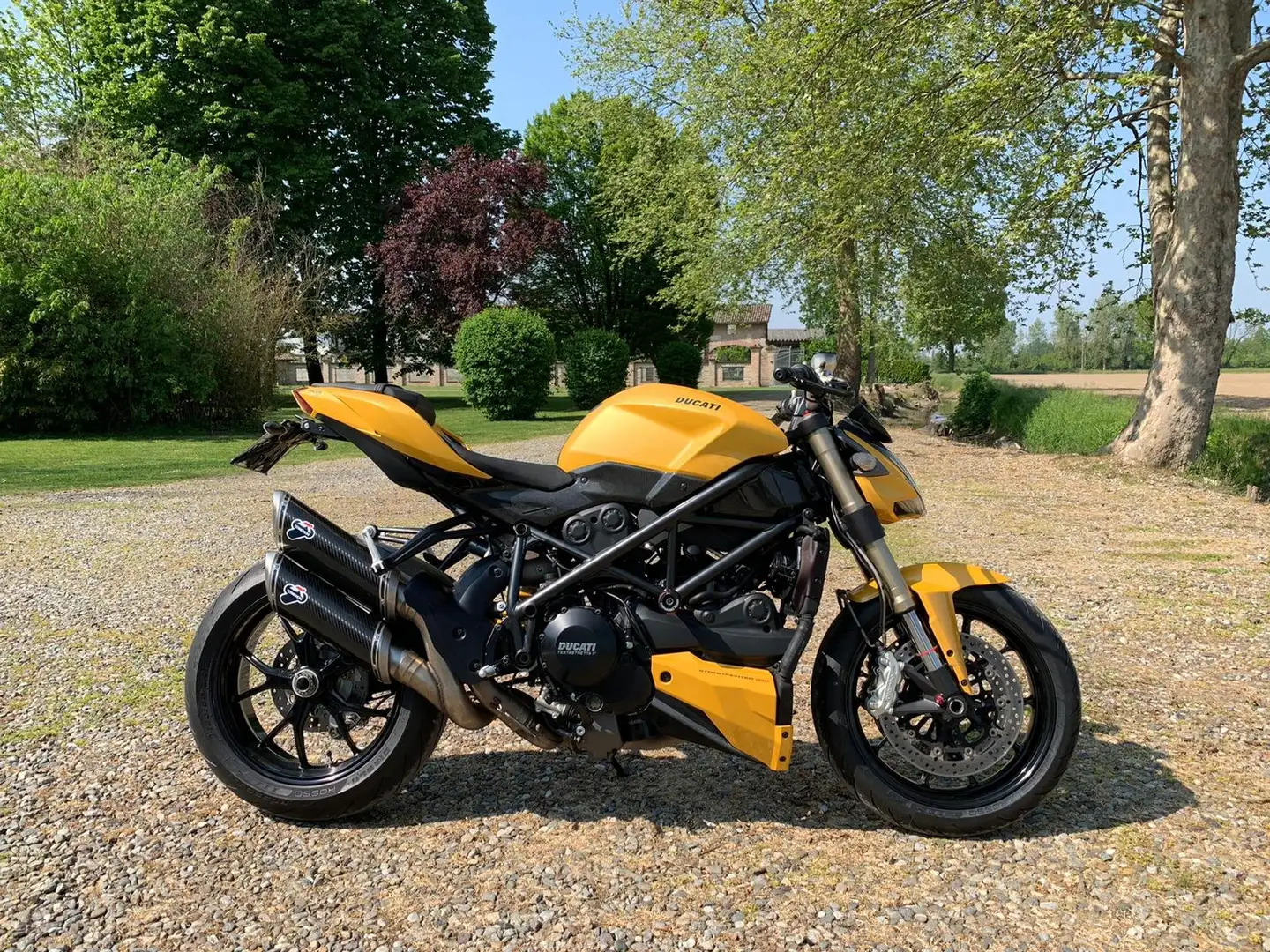 Ducati Streetfighter 848 Желтый - 1