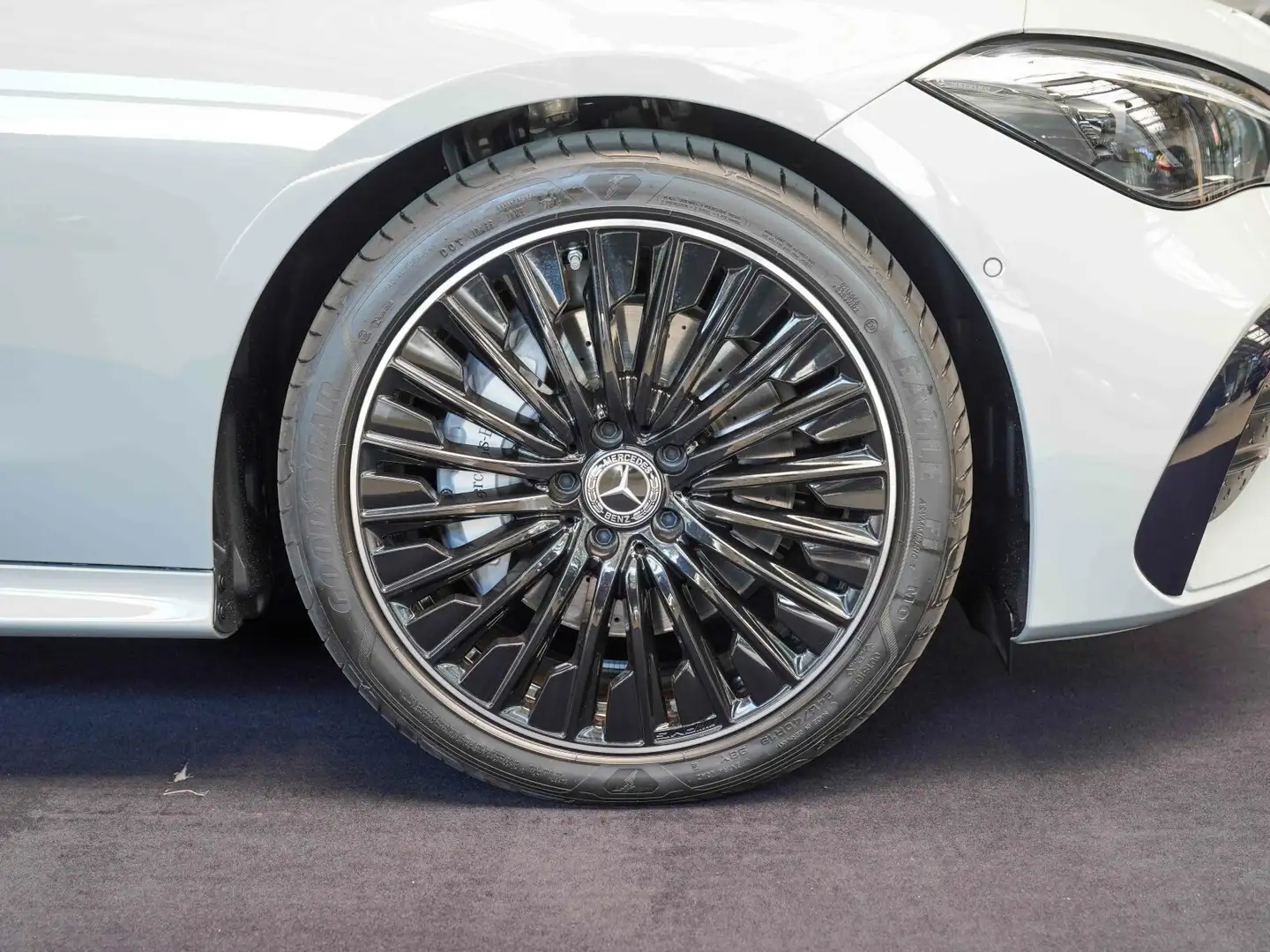 Mercedes-Benz CLE 220 CLE 220 d Coupé AMG Line Night Fahrassistenz Gris - 2