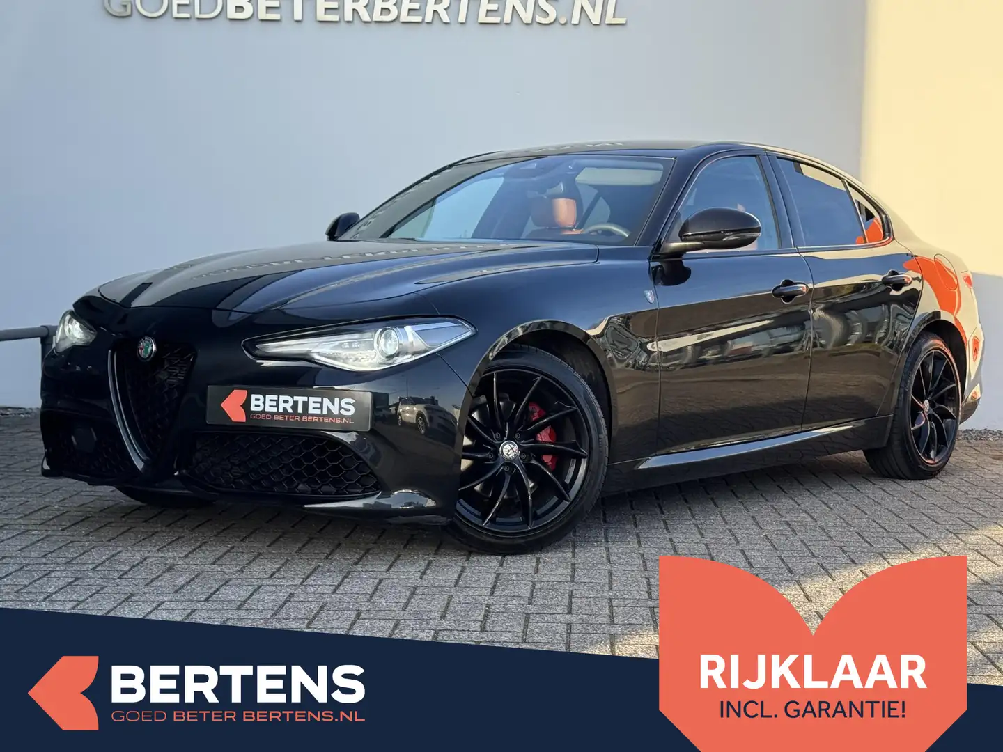 Alfa Romeo Giulia 2.0T Super | Veloce interieur | Xenon | Prijs is r Schwarz - 1