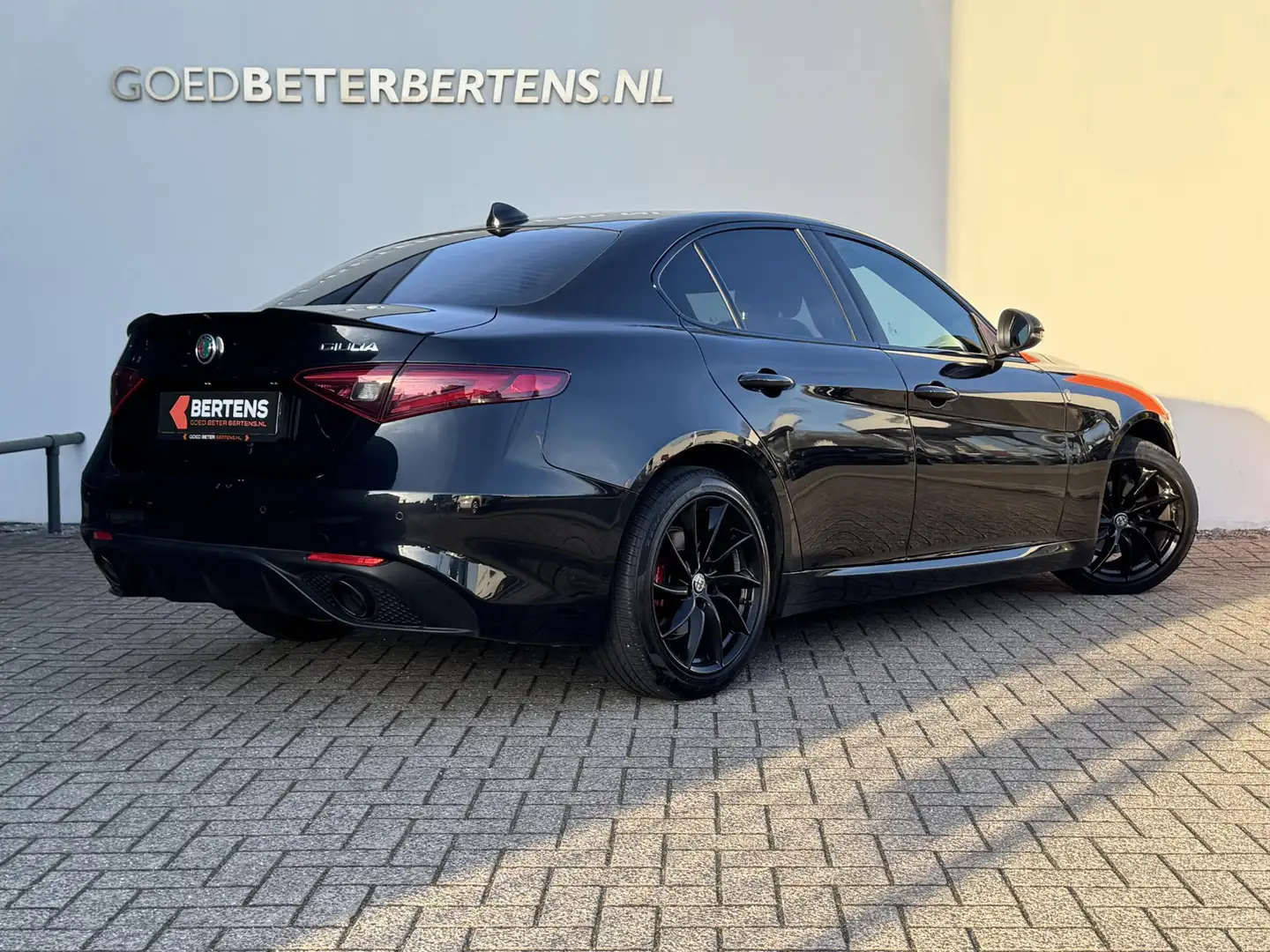 Alfa Romeo Giulia 2.0T Super | Veloce interieur | Xenon | Prijs is r Schwarz - 2