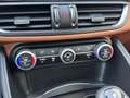 Alfa Romeo Giulia 2.0T Super | Veloce interieur | Xenon | Prijs is r Schwarz - thumbnail 15