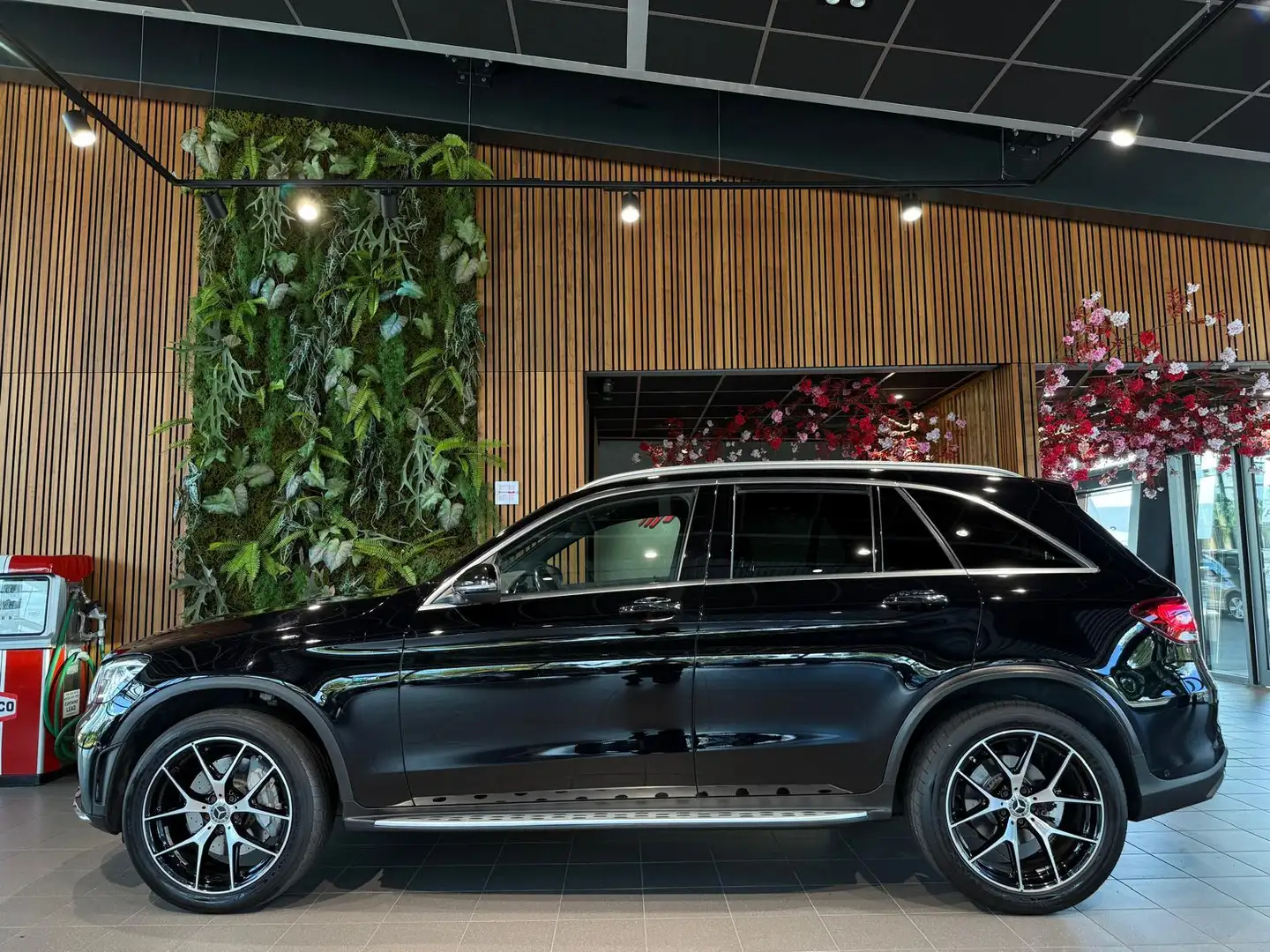 Mercedes-Benz GLC 300 300e 4MATIC Business Solution AMG 360 Camera Pano Schwarz - 2