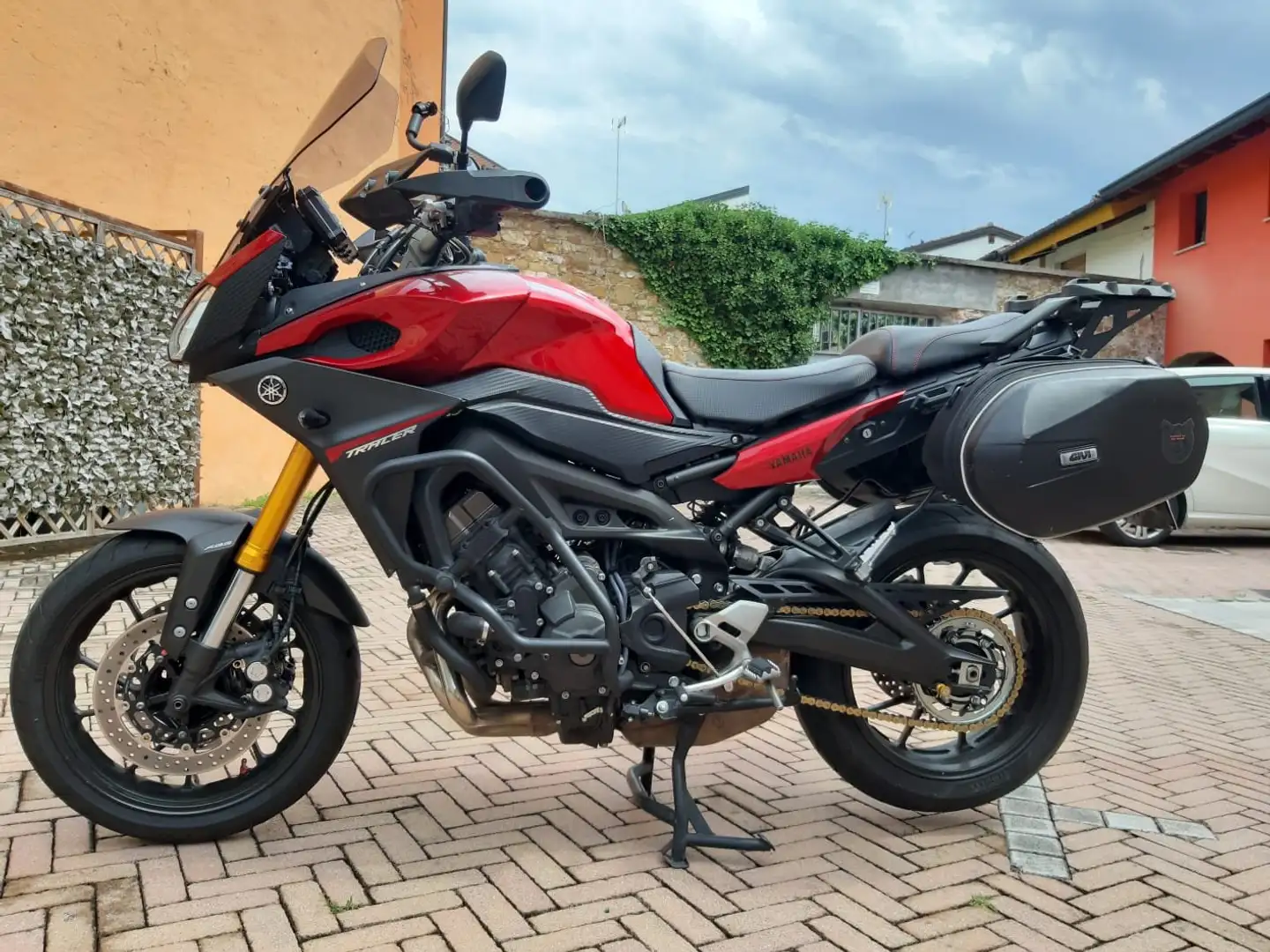 Yamaha Tracer 900 Red - 1