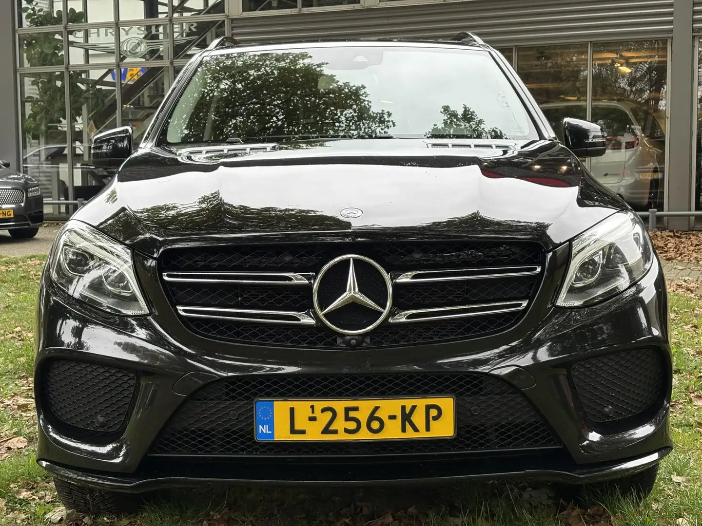 Mercedes-Benz GLE 400 4MATIC AMG Zwart - 2