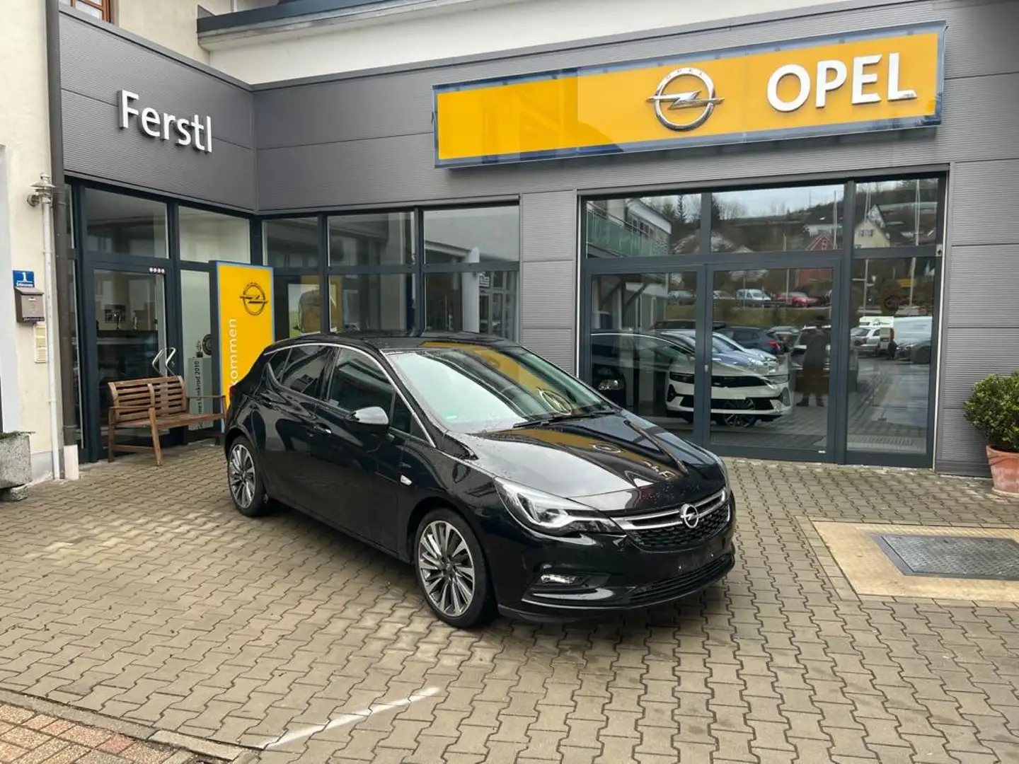 Opel Astra Ultimate Start/Stop Schwarz - 2
