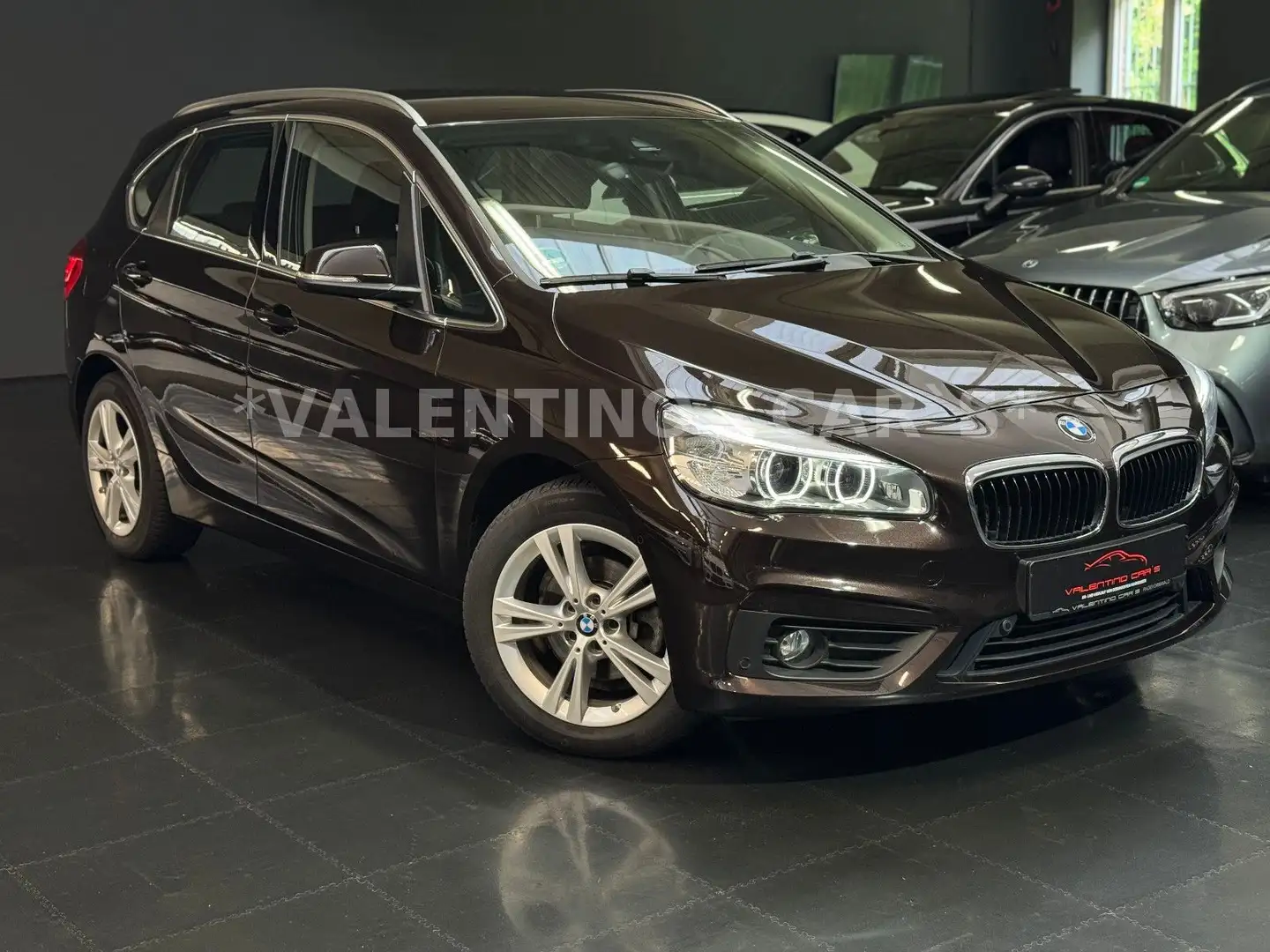 BMW 218 d Active Tourer Automatik/Navi/LED/Kamera/AC Braun - 1