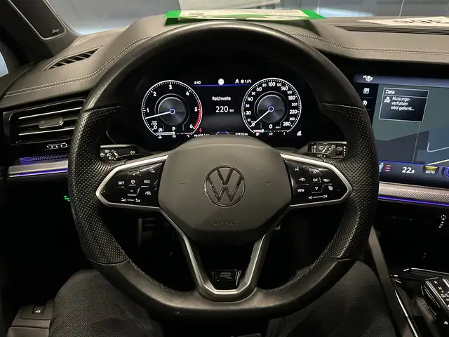Volkswagen Touareg view 17