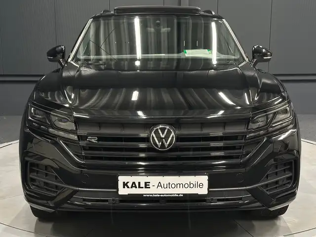 Volkswagen Touareg view 8