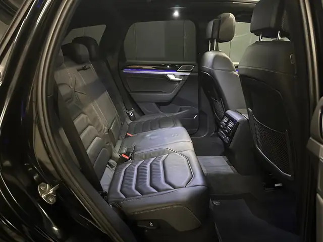 Volkswagen Touareg view 29