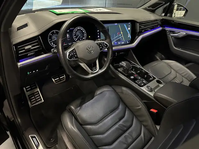 Volkswagen Touareg view 16