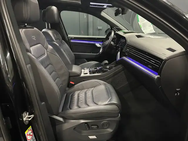 Volkswagen Touareg view 10