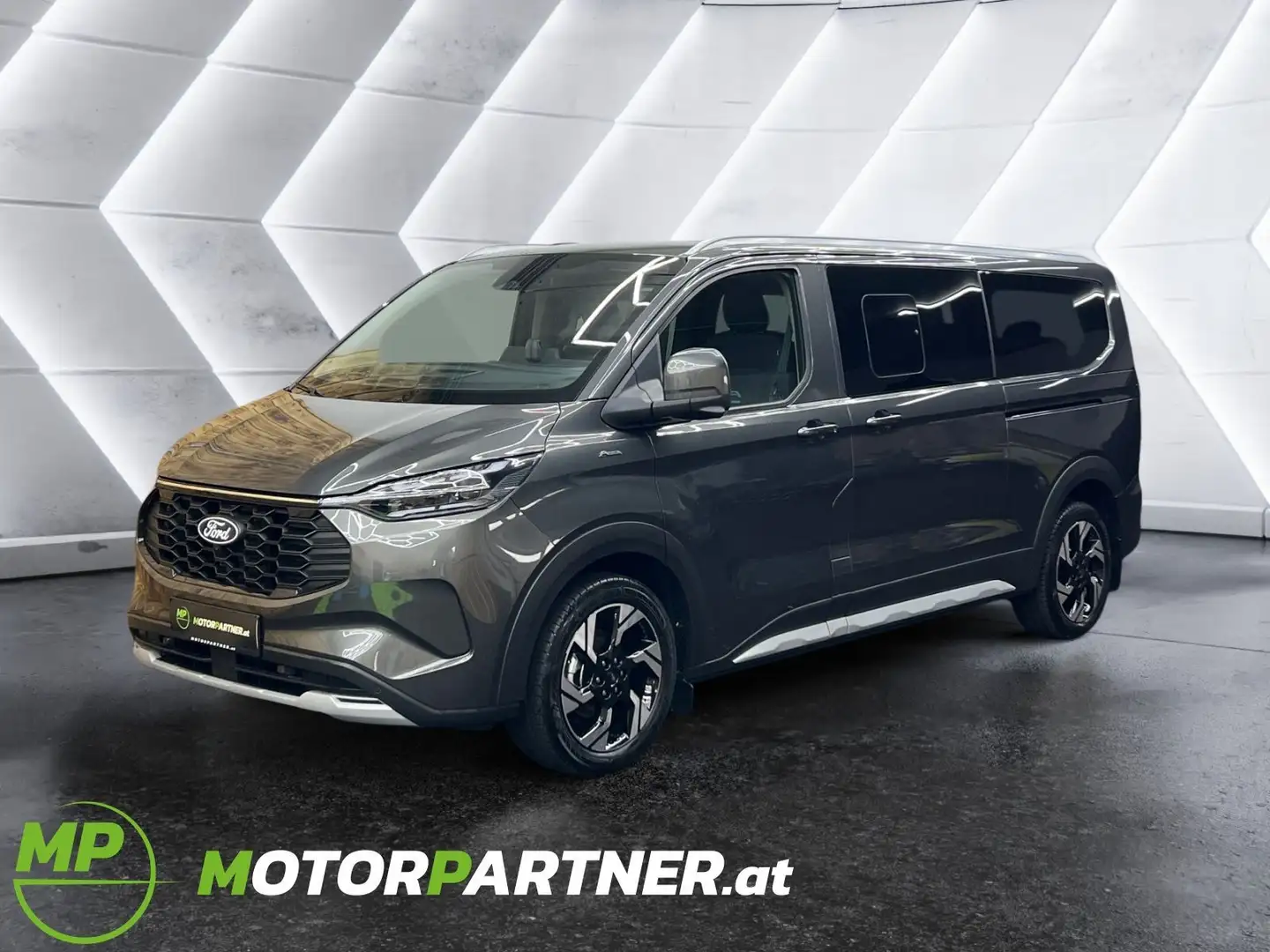 FORD Tourneo