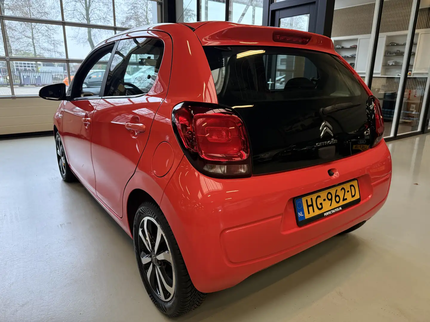 Citroen C1 1.0 VTi Shine Automaat, Airco, Camera, Lichtmetale Rot - 2